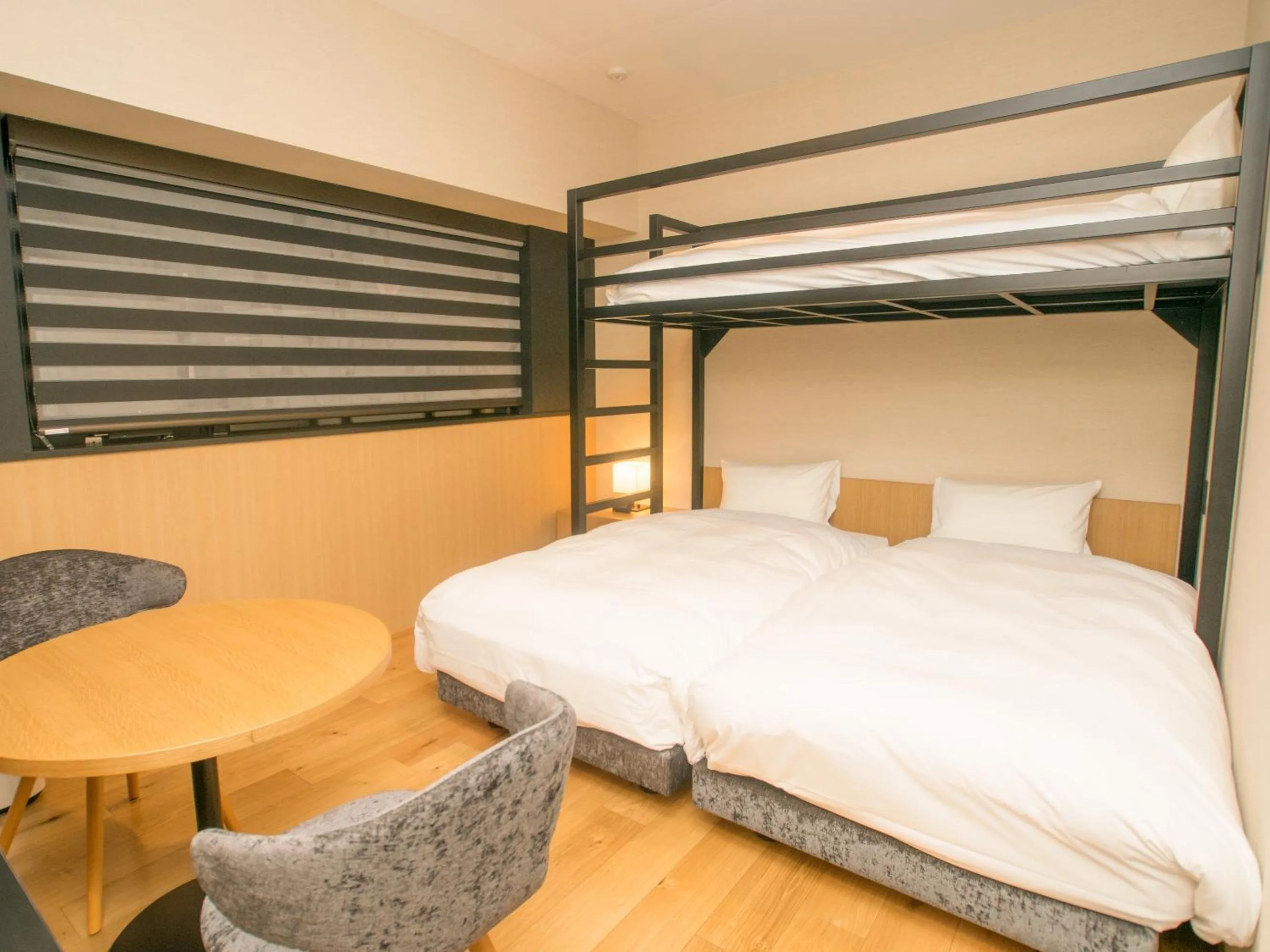 Photo of the whole room, Bed in HATAGO INN Shizuoka Yoshida IC