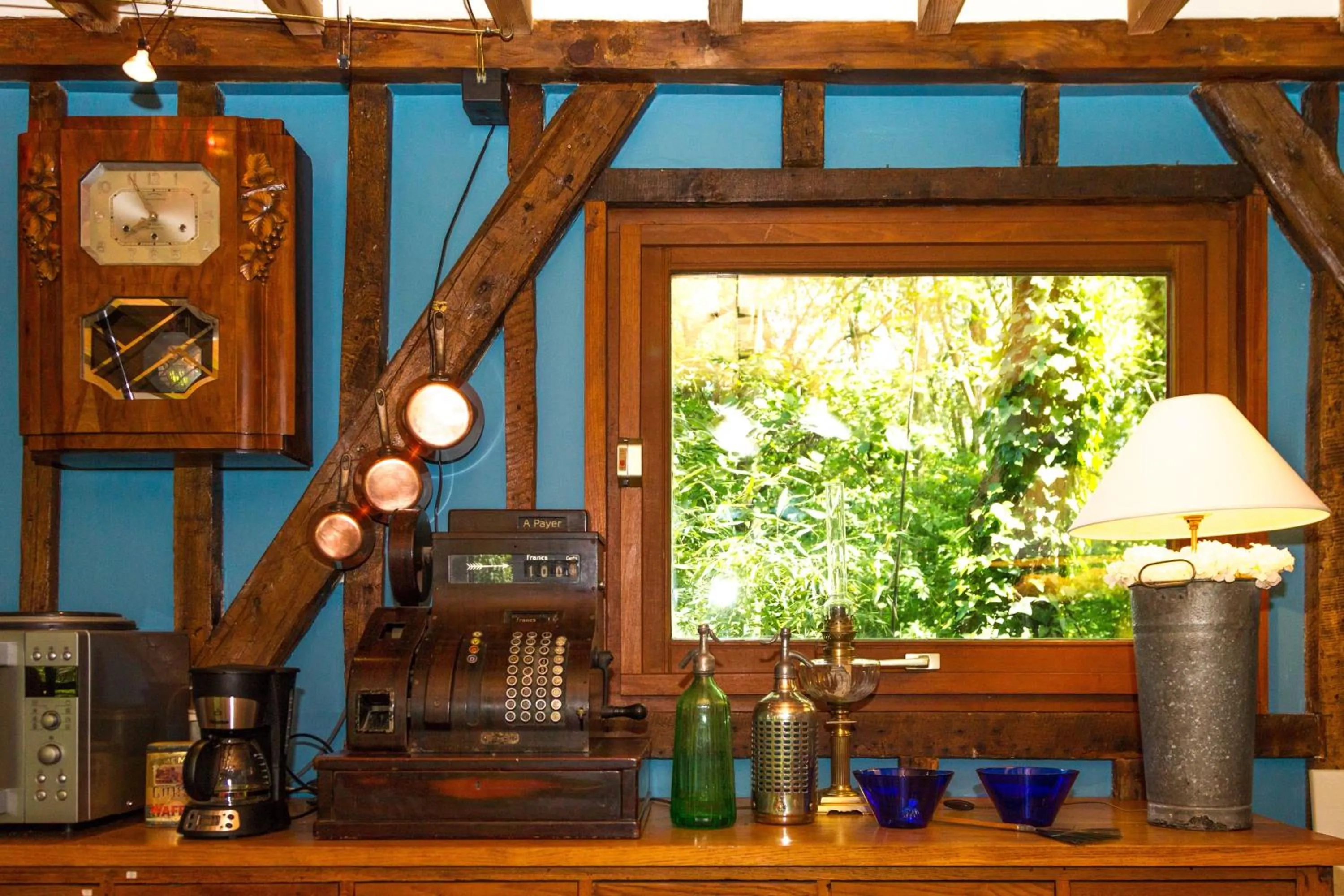 Kitchen or kitchenette in Comme une parenthèse au coeur des hortillonnages