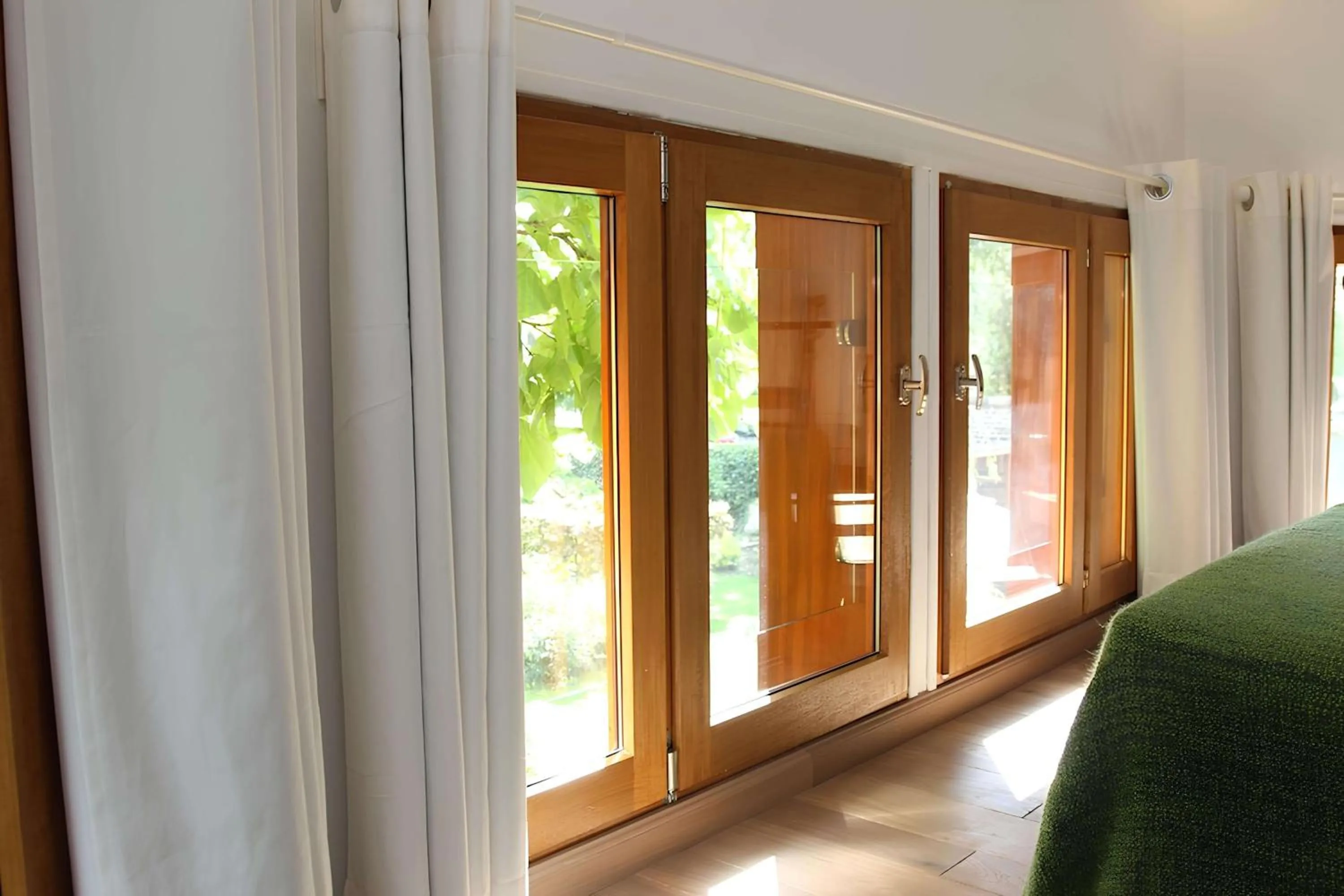 Bedroom in Comme une parenthèse au coeur des hortillonnages