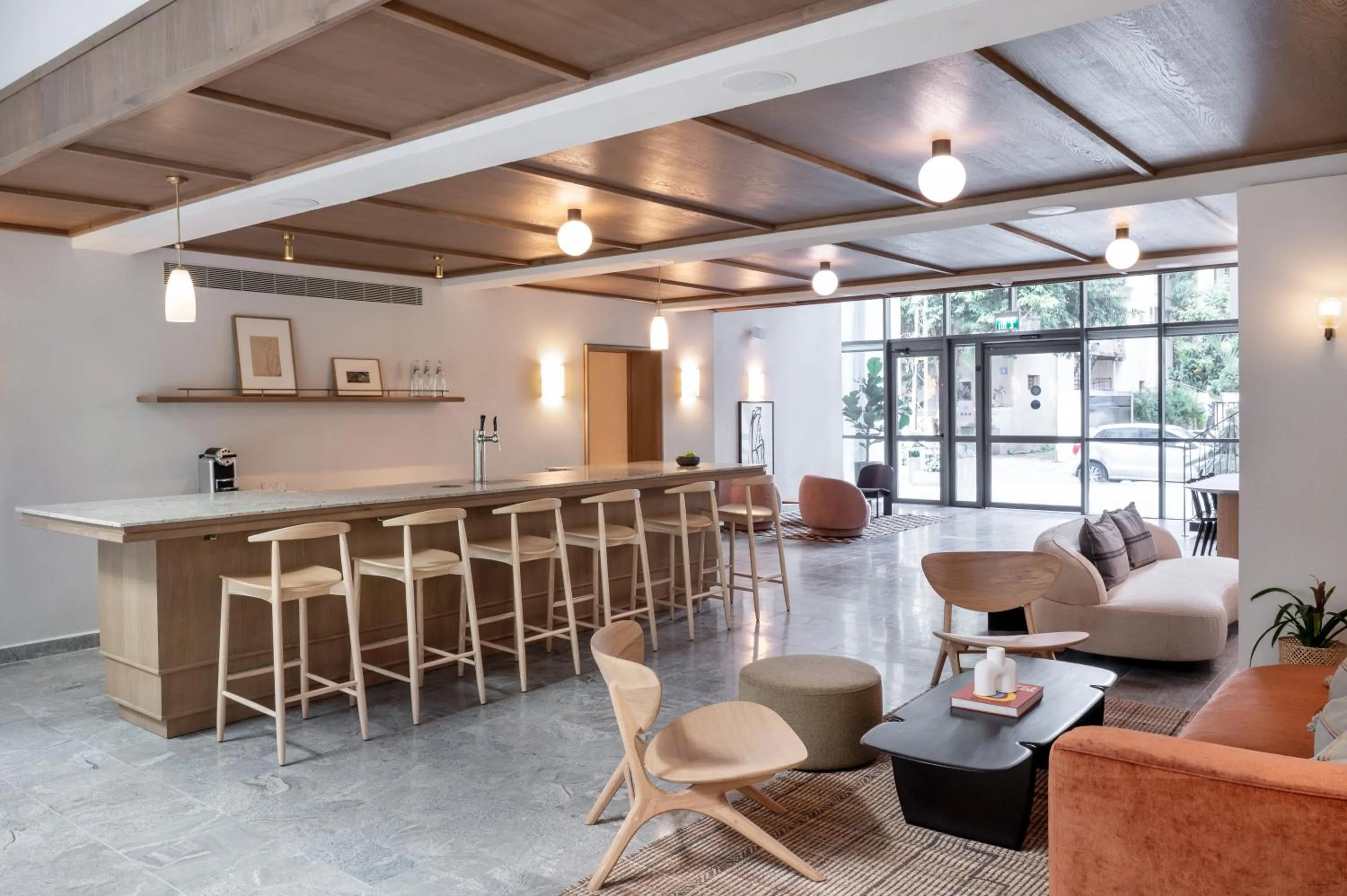 Communal lounge/ TV room in master Mazeh