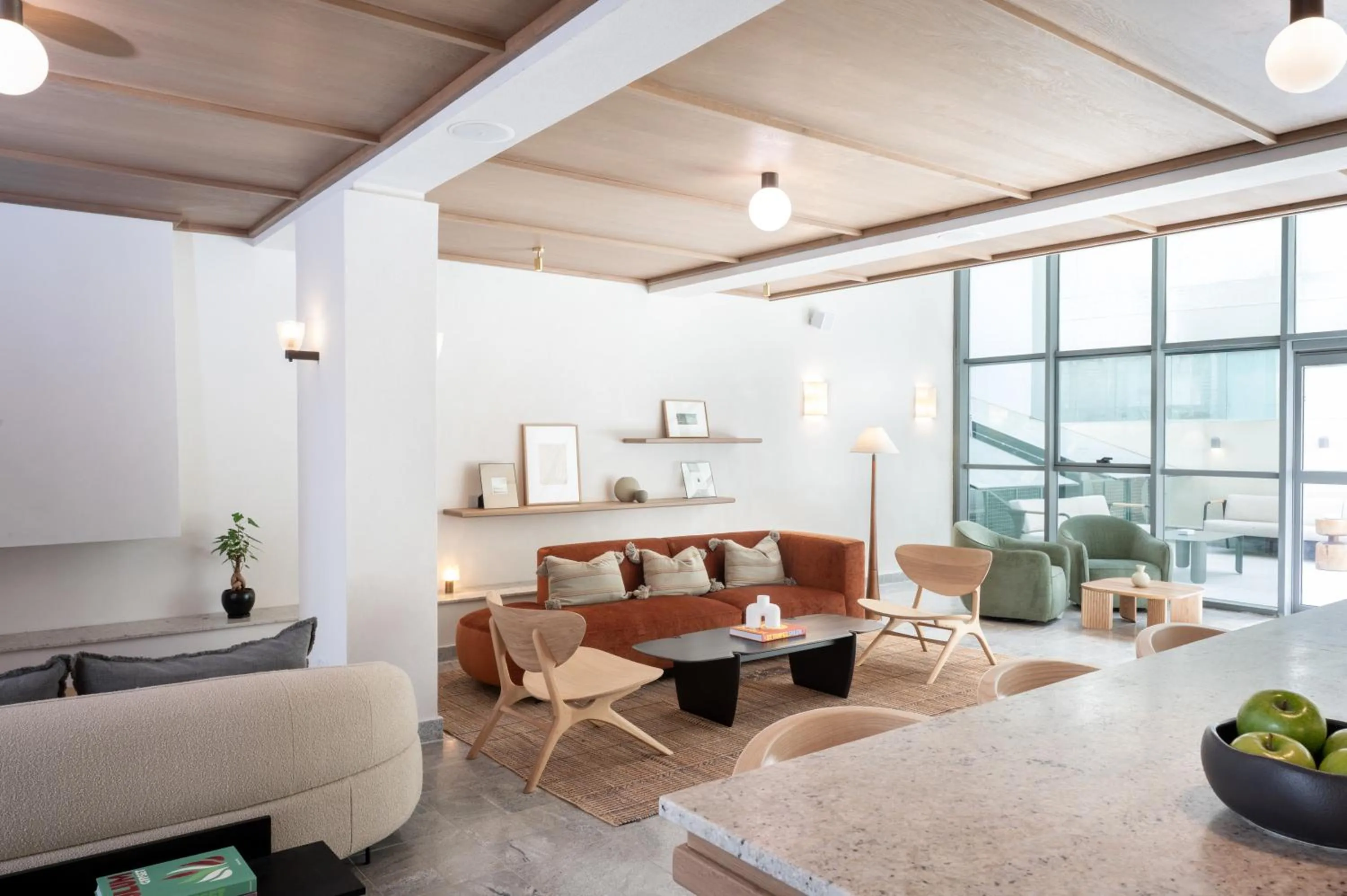 Communal lounge/ TV room in master Mazeh