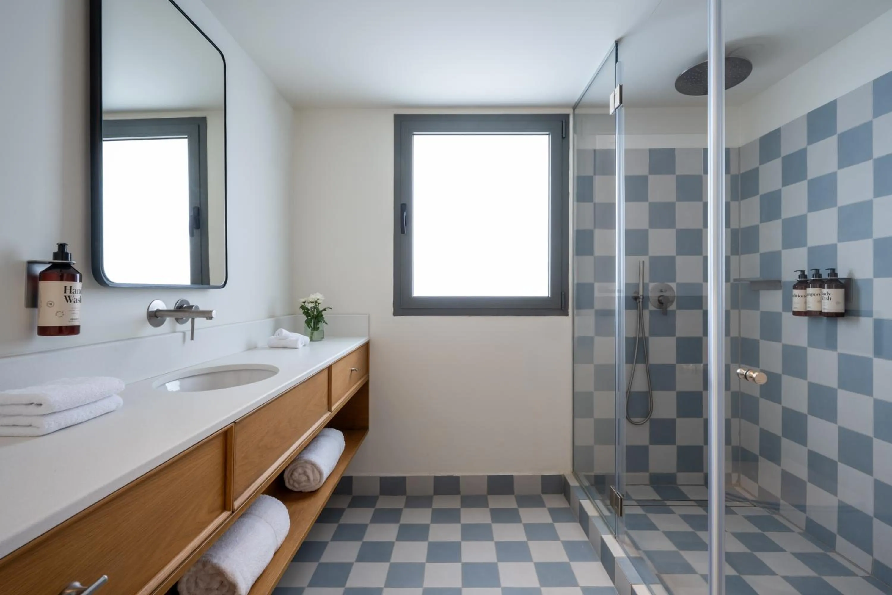 Bathroom in master Mazeh