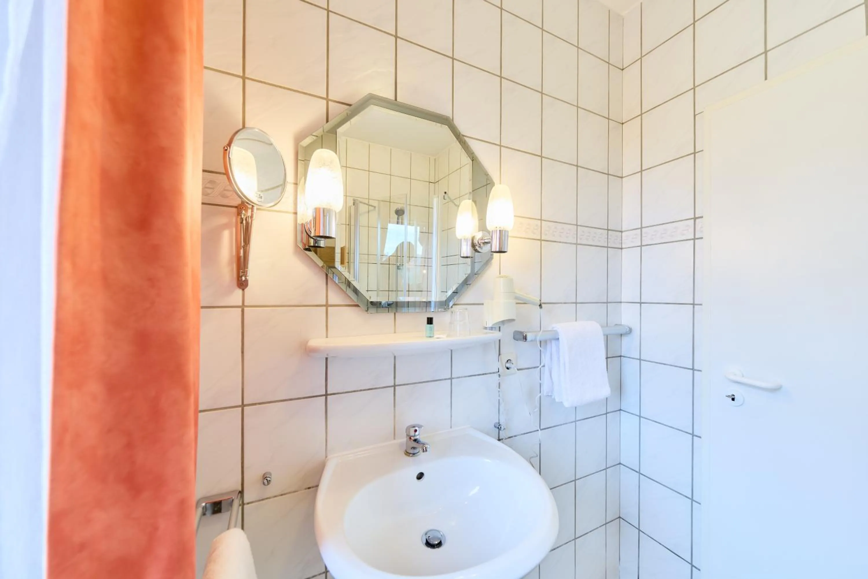 Bathroom in arador CITY Hotel