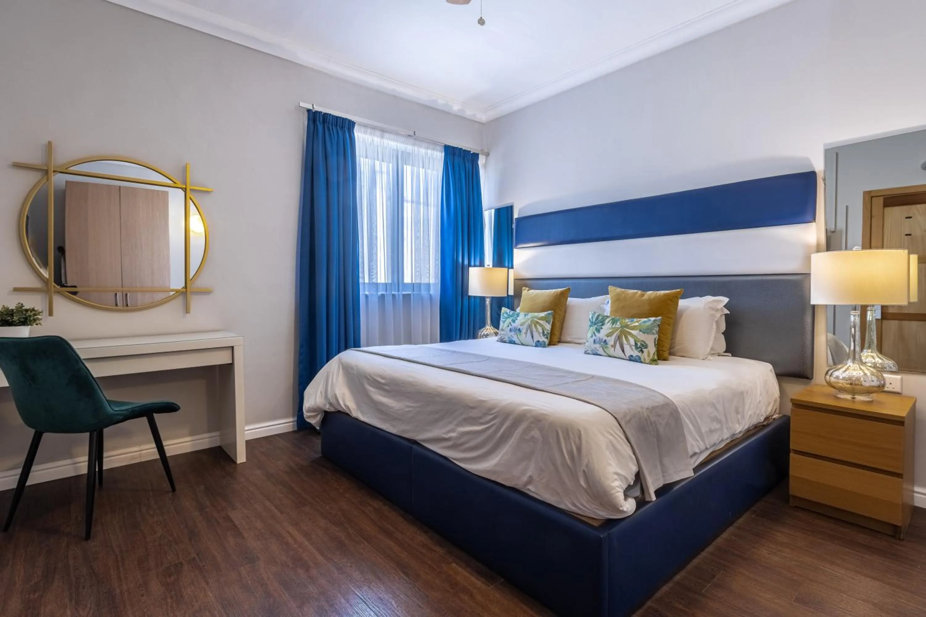 Bed in Park Lane Boutique Aparthotel