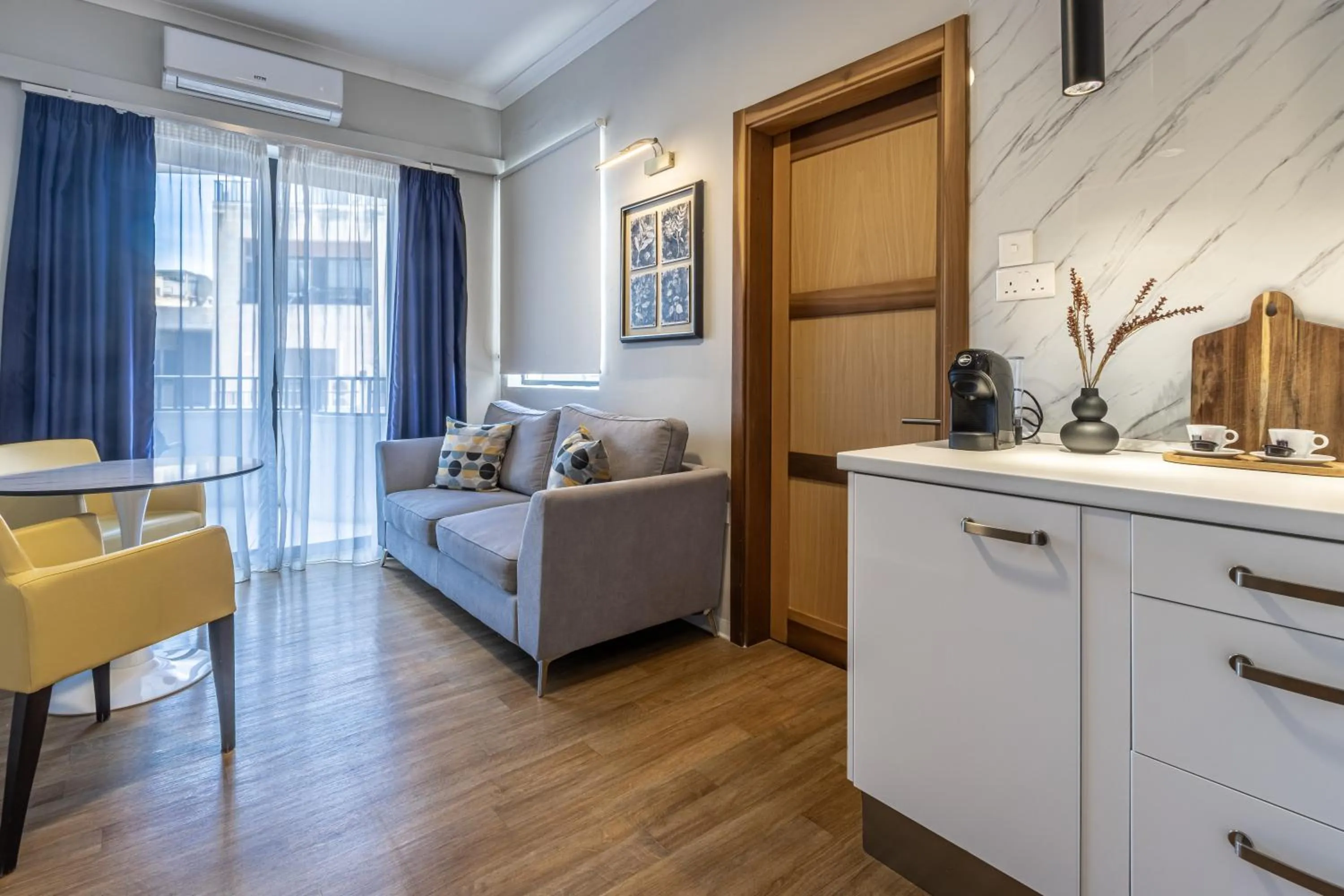 Bed in Park Lane Boutique Aparthotel