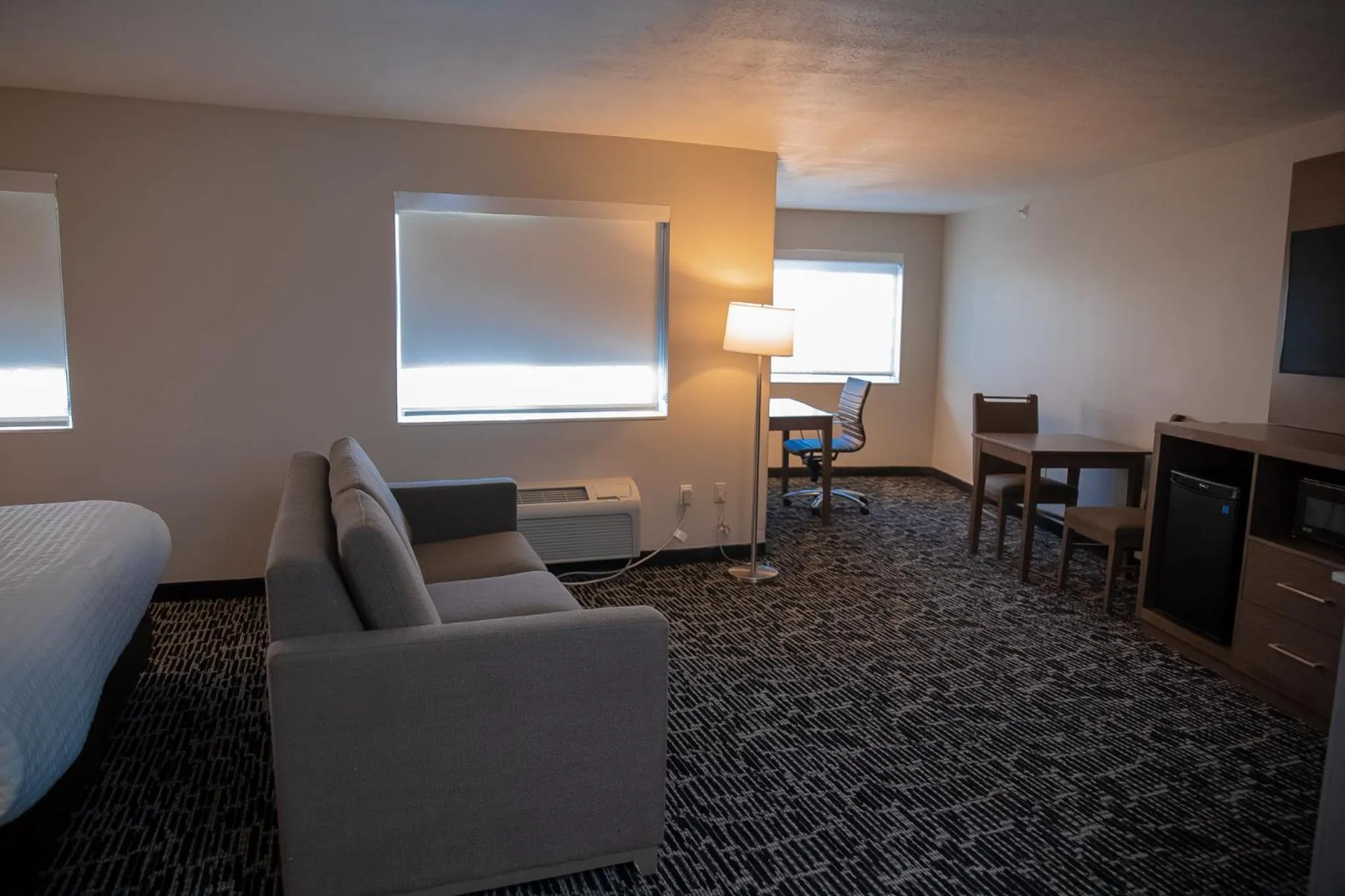 Living room in Clarion Pointe Indianapolis Airport