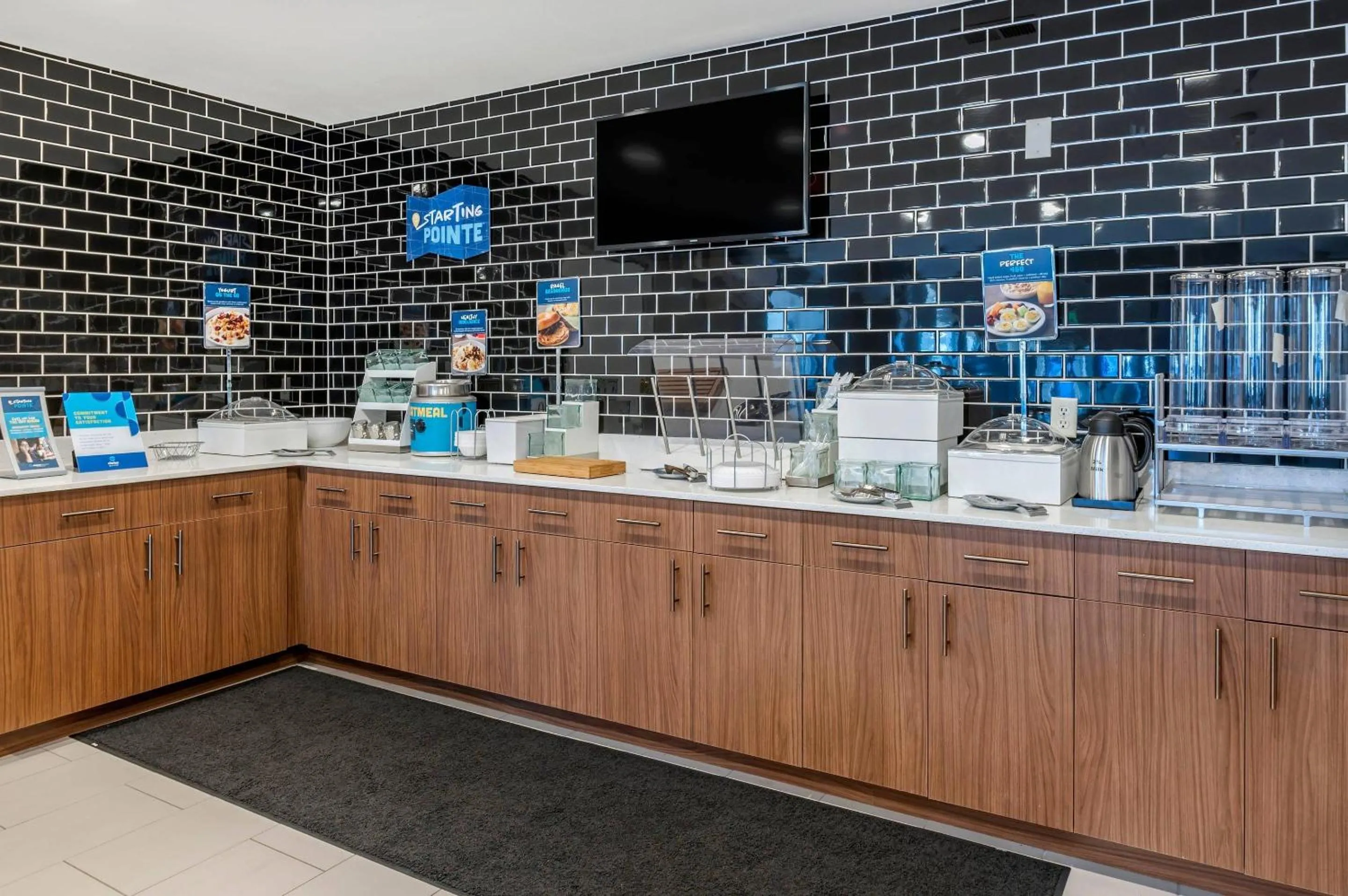 Breakfast in Clarion Pointe Indianapolis Airport