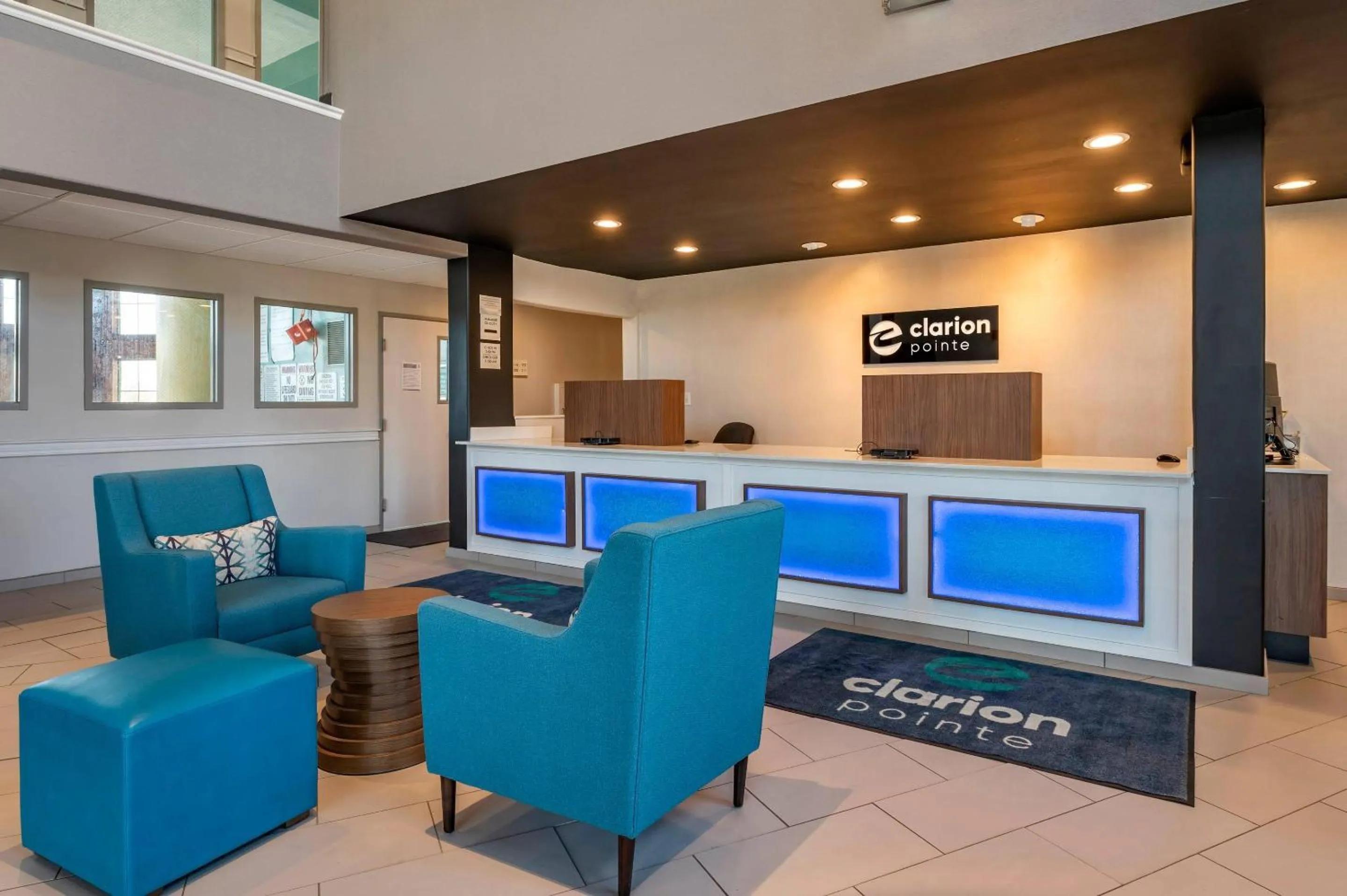 Lobby or reception in Clarion Pointe Indianapolis Airport