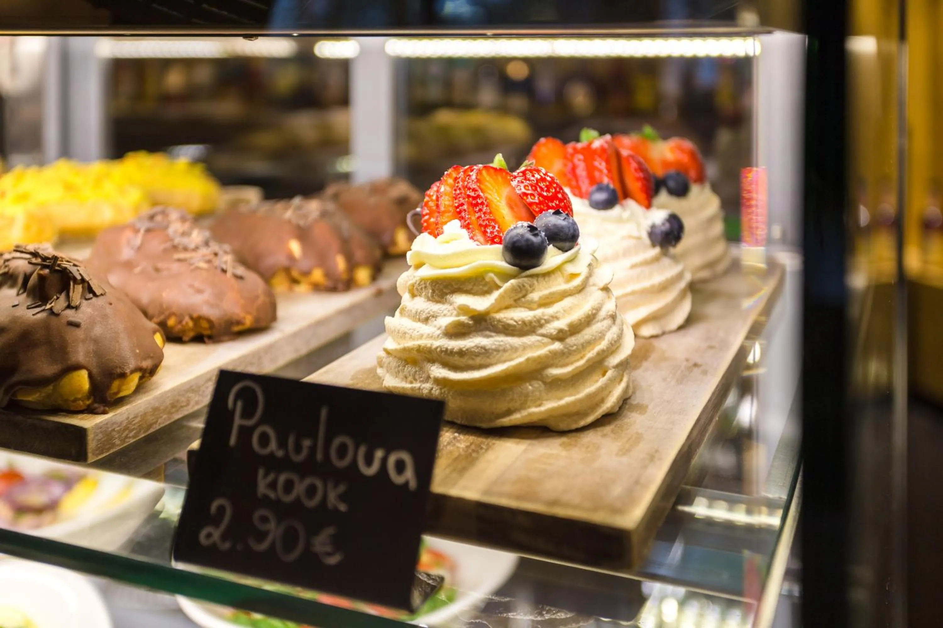 Food and drinks in Hotel Dzingel