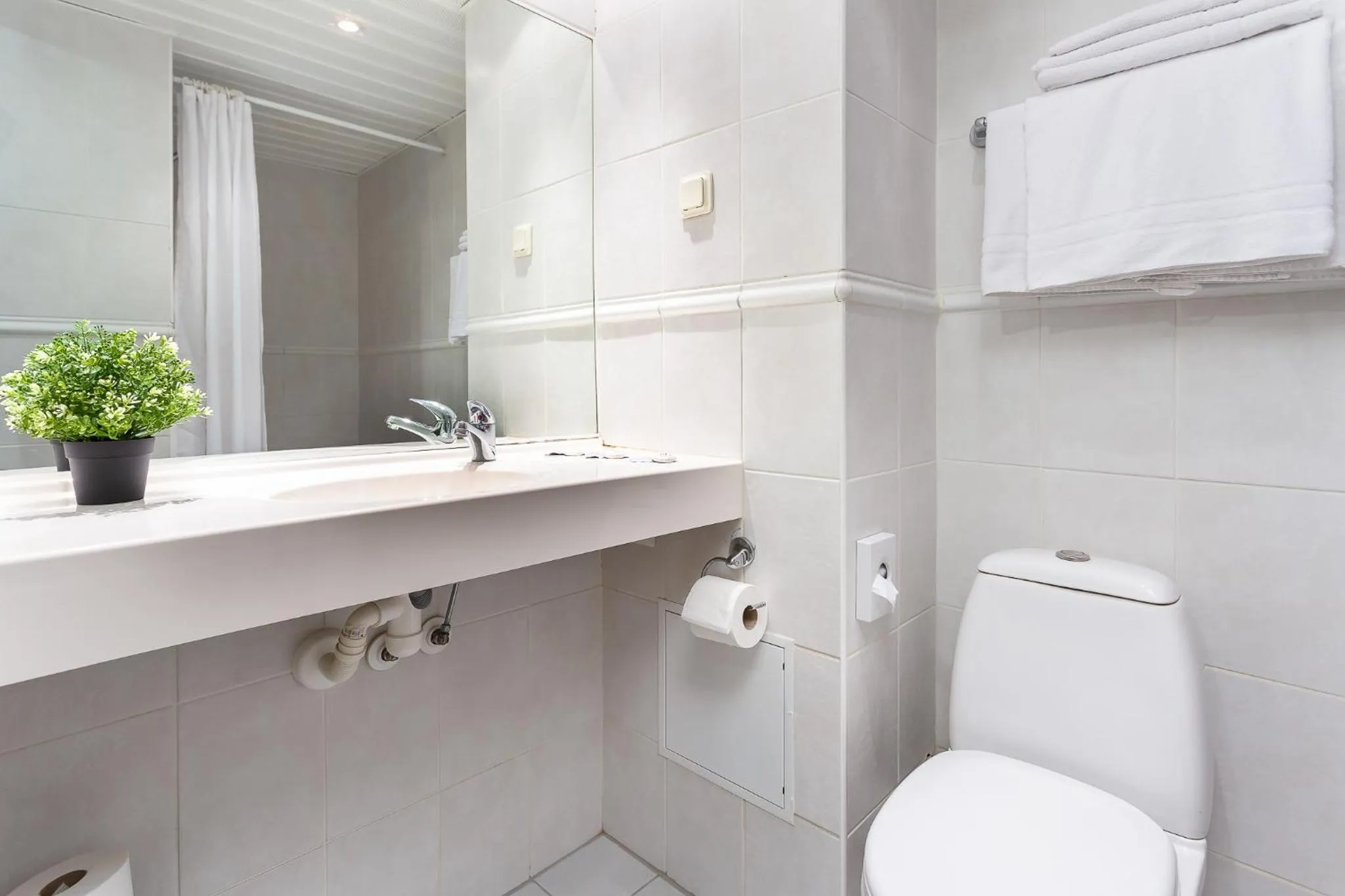 Bathroom in Hotel Dzingel