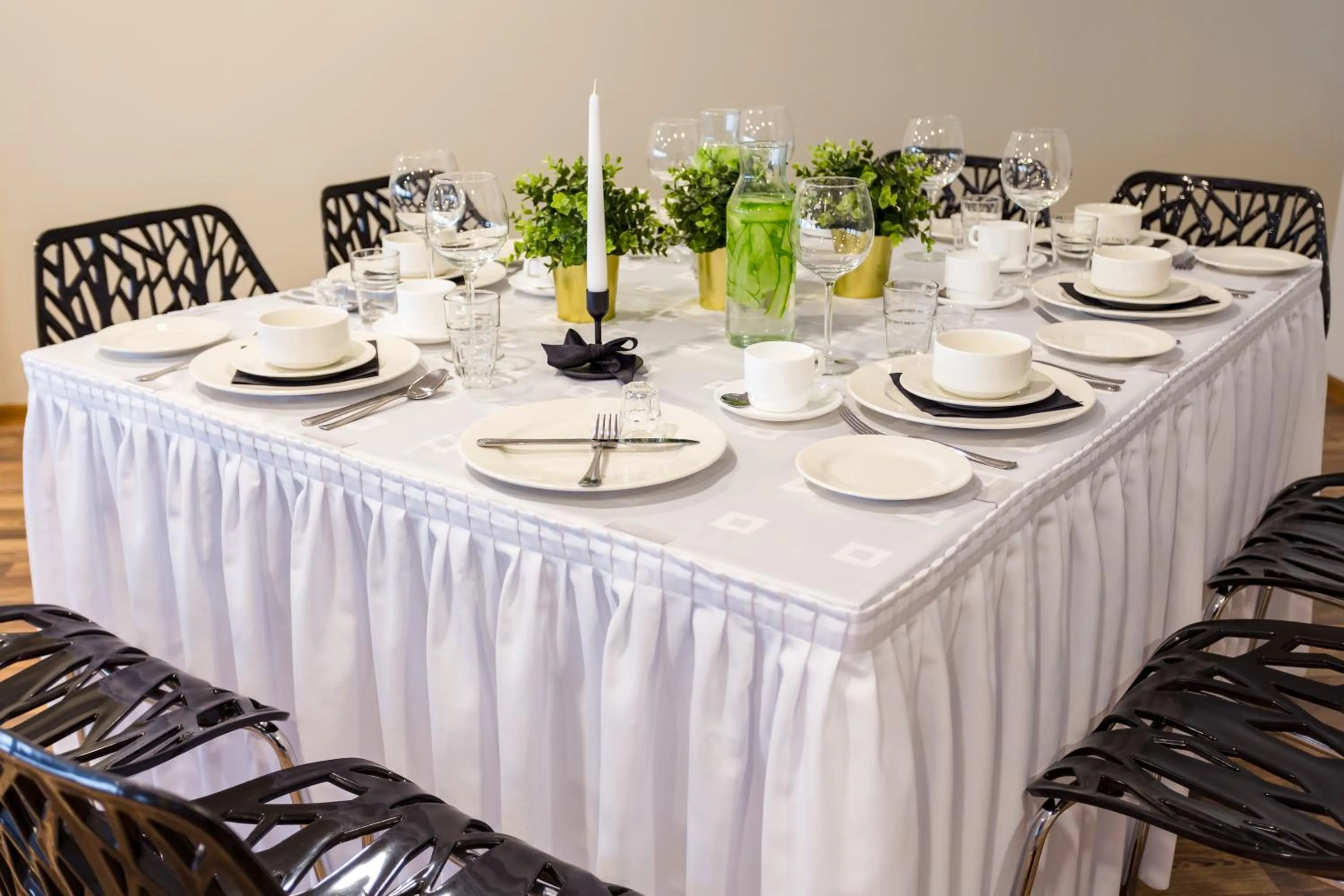 Restaurant/places to eat in Hotel Dzingel