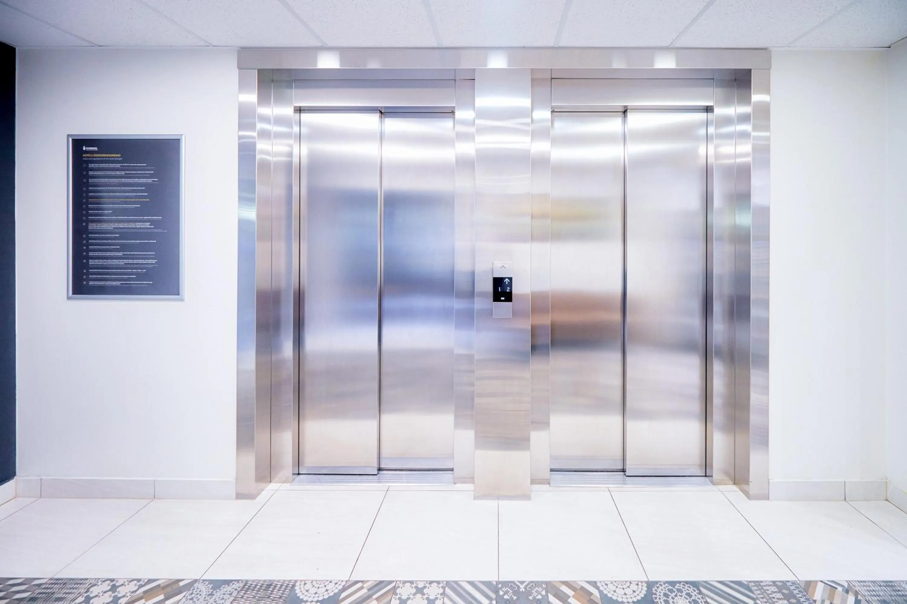 elevator in Hotel Dzingel