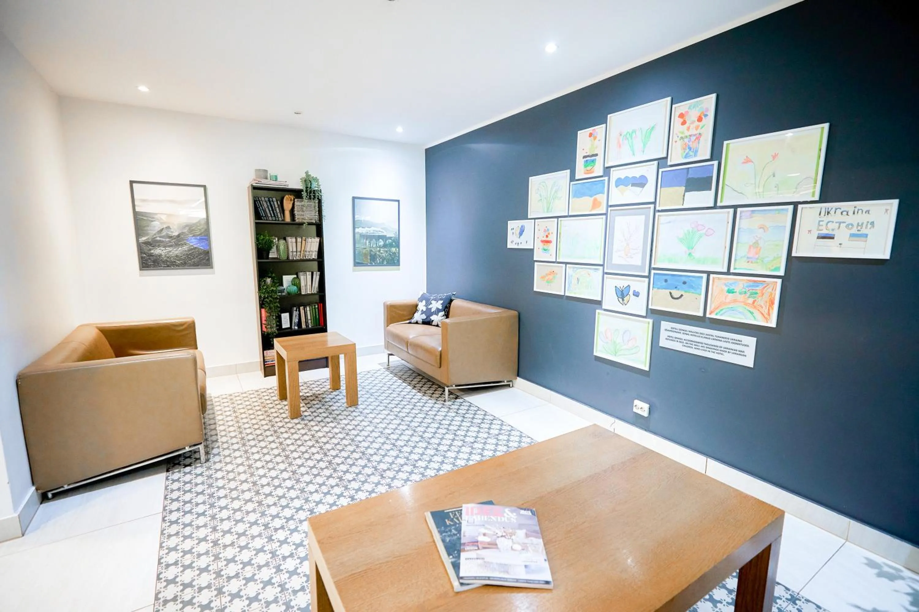 Library in Hotel Dzingel