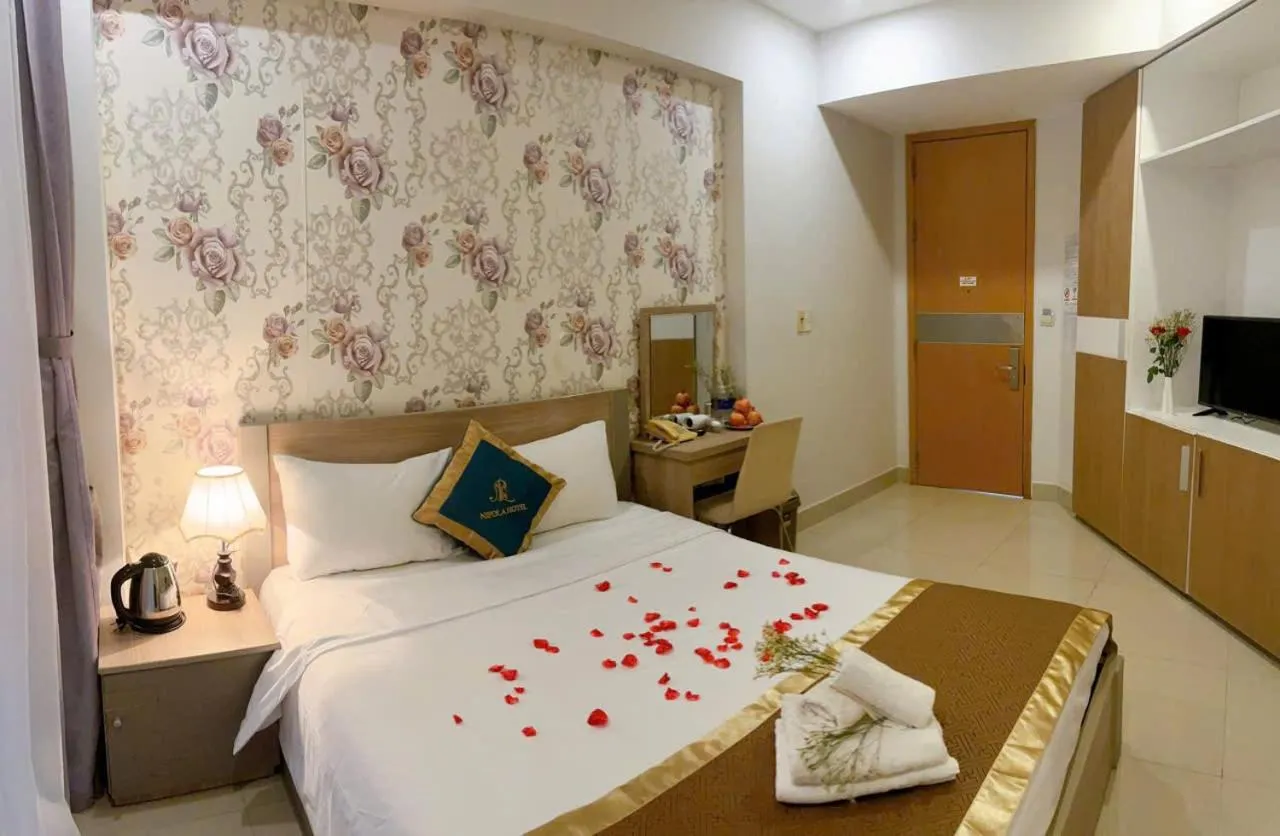 Bed in Nipola Hotel - Chợ Đêm Dương Đông Phú Quốc