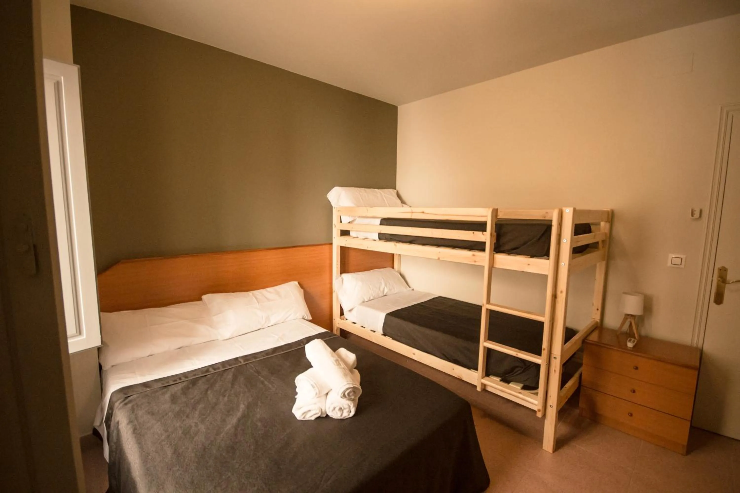 One-Bedroom Apartment (1-4 Adults) in Center Plaza Figueres