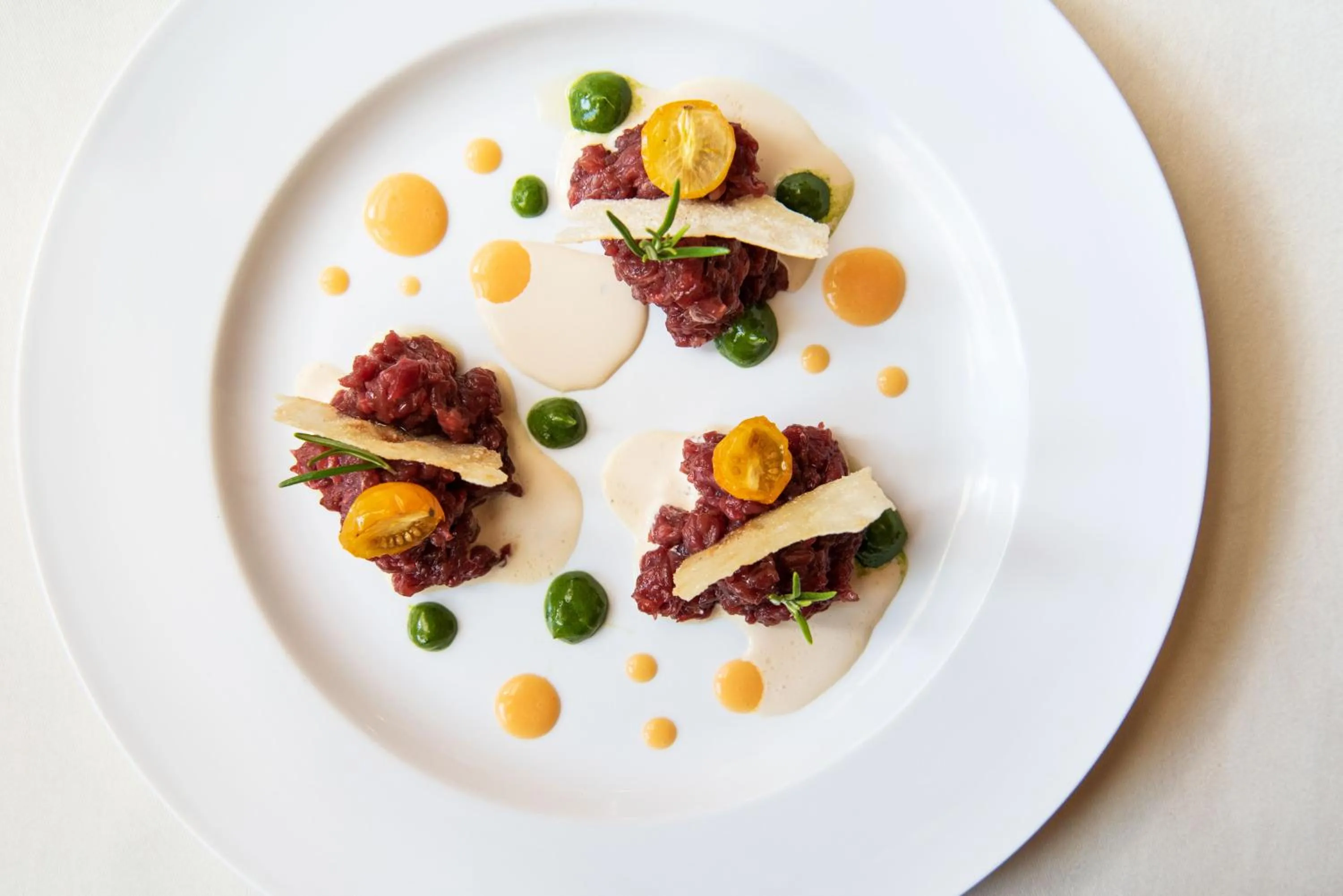 Restaurant/places to eat in Hotel Polo