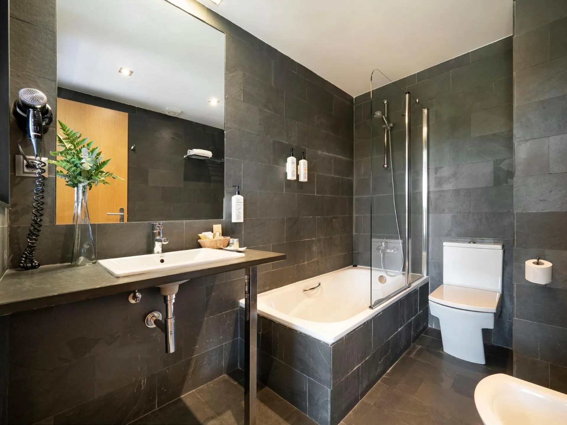 Bathroom in Hotel Duero