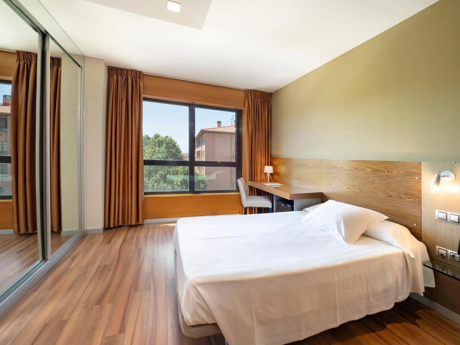 Bedroom, Bed in Hotel Duero