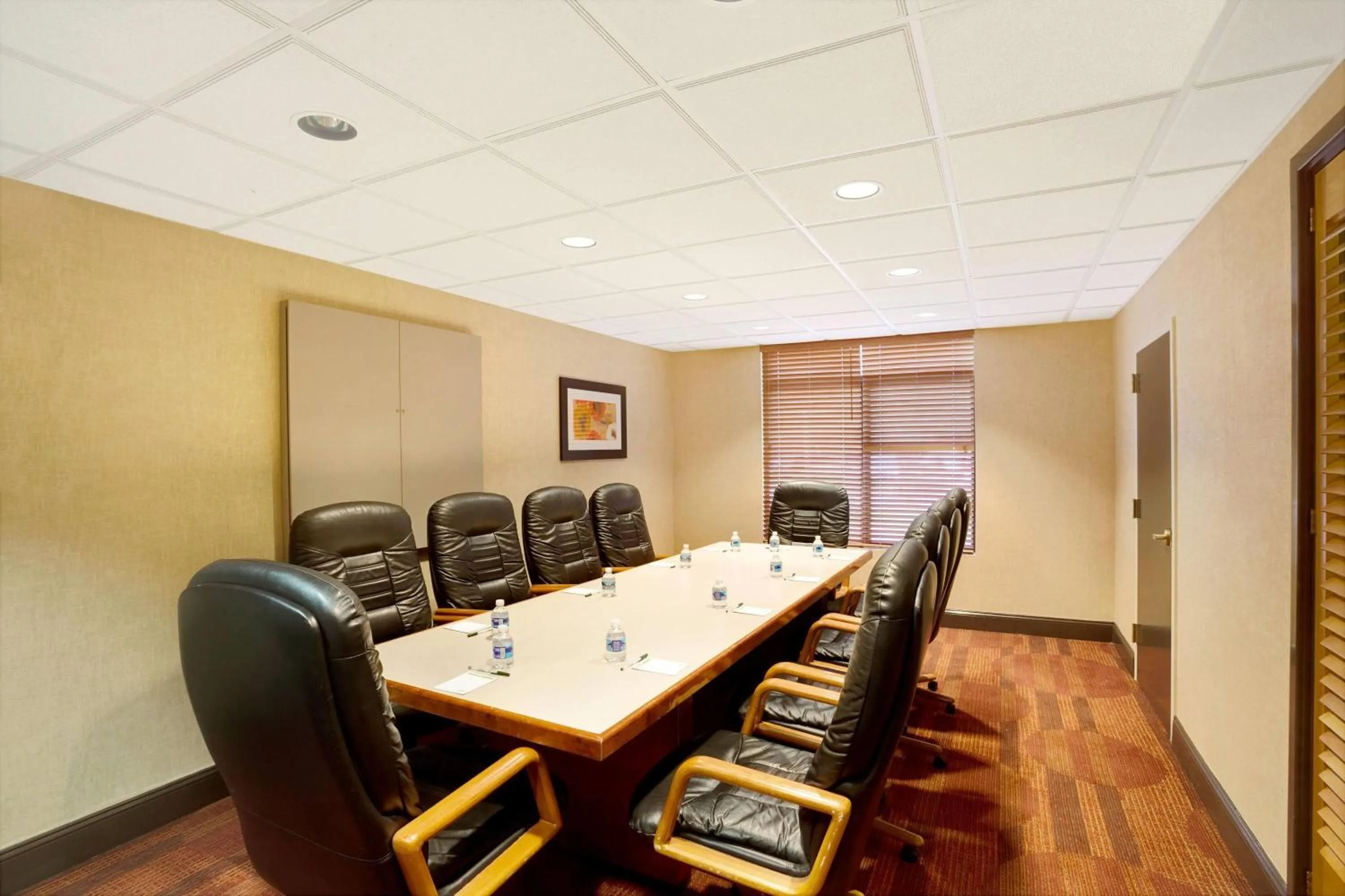 Meeting/conference room in Wingate by Wyndham Raleigh Durham / Airport
