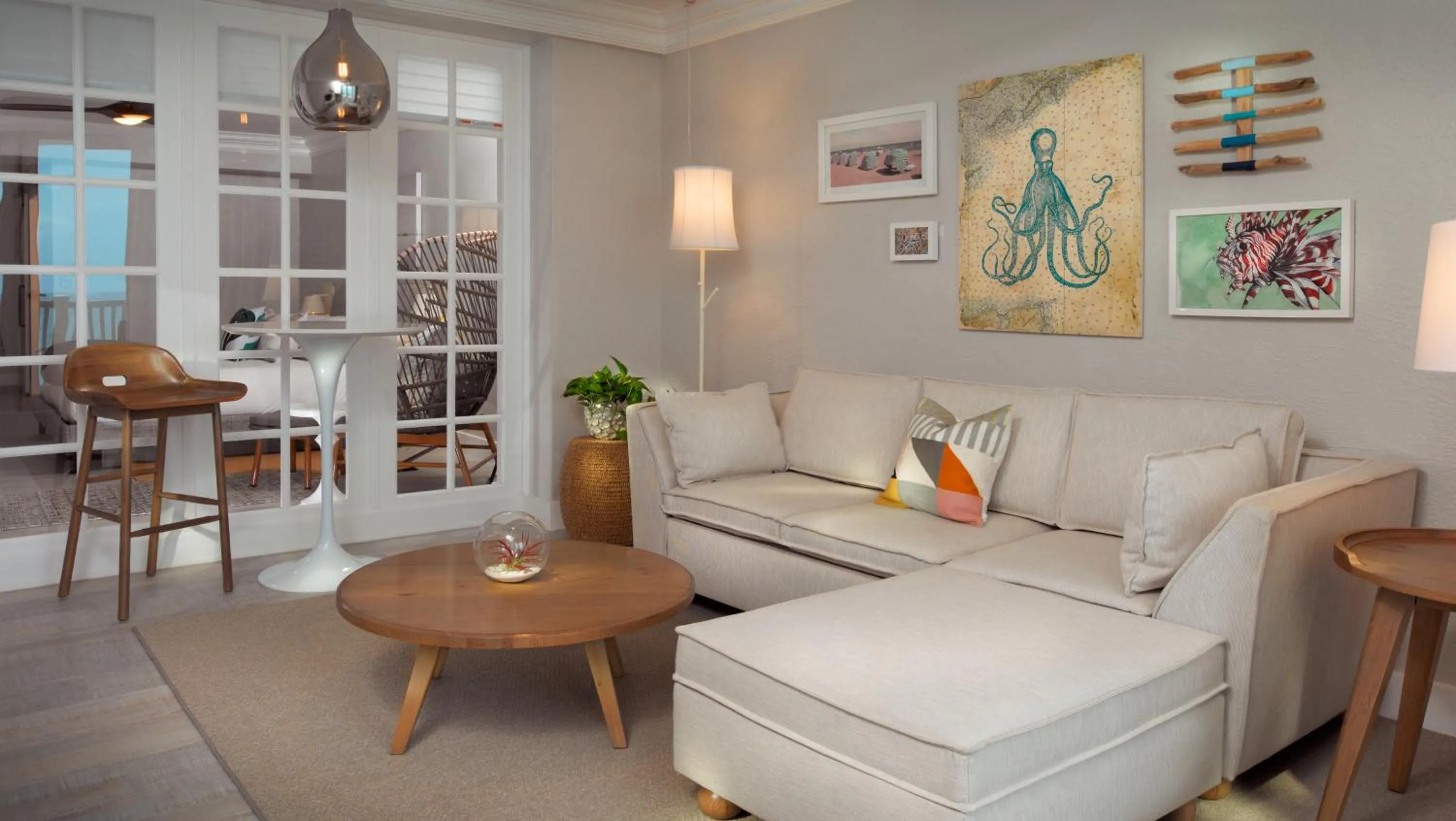 Living room in Pelican Grand Beach Resort, a Noble House Resort