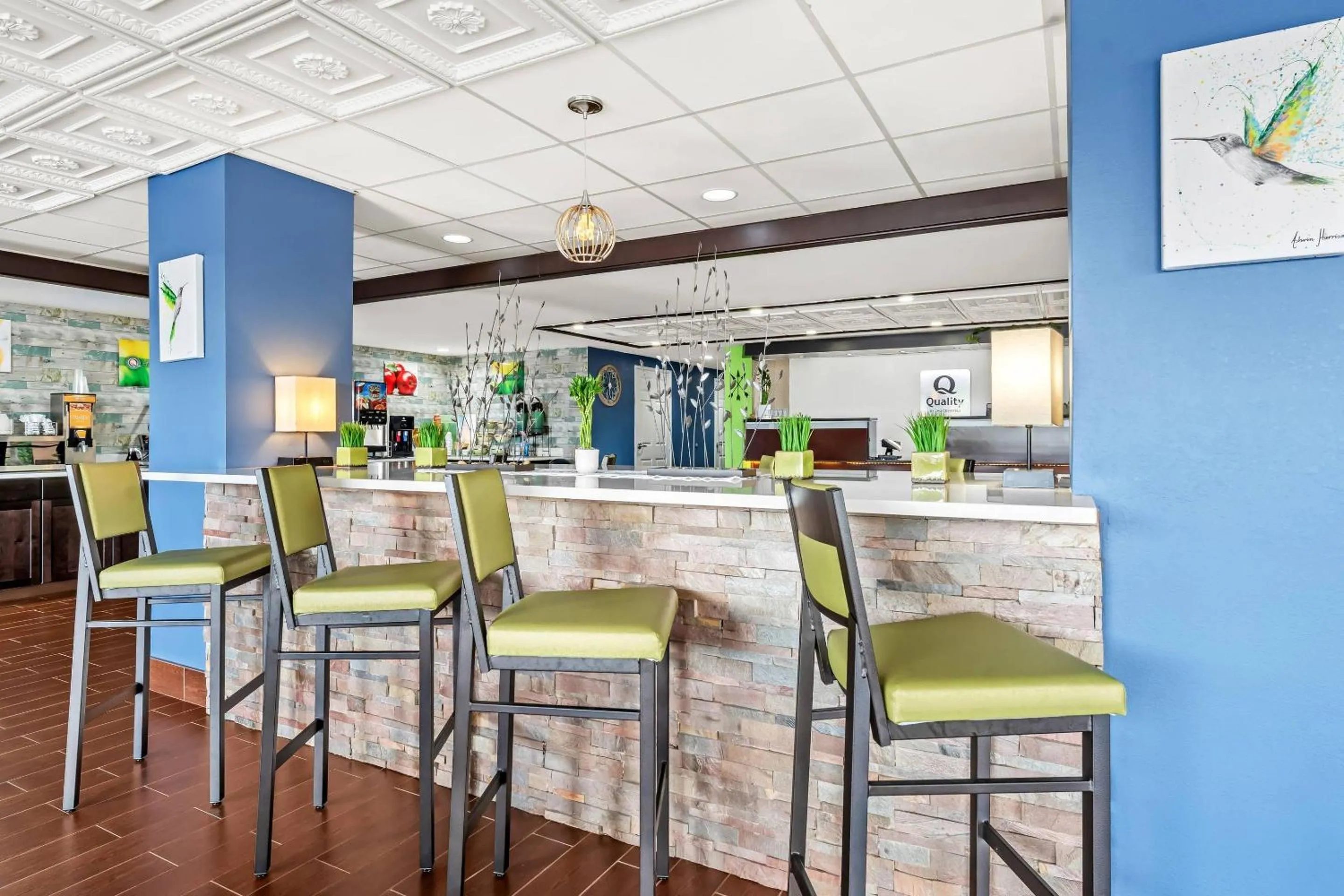 Lounge or bar in Quality Inn & Suites near Robins Air Force Base