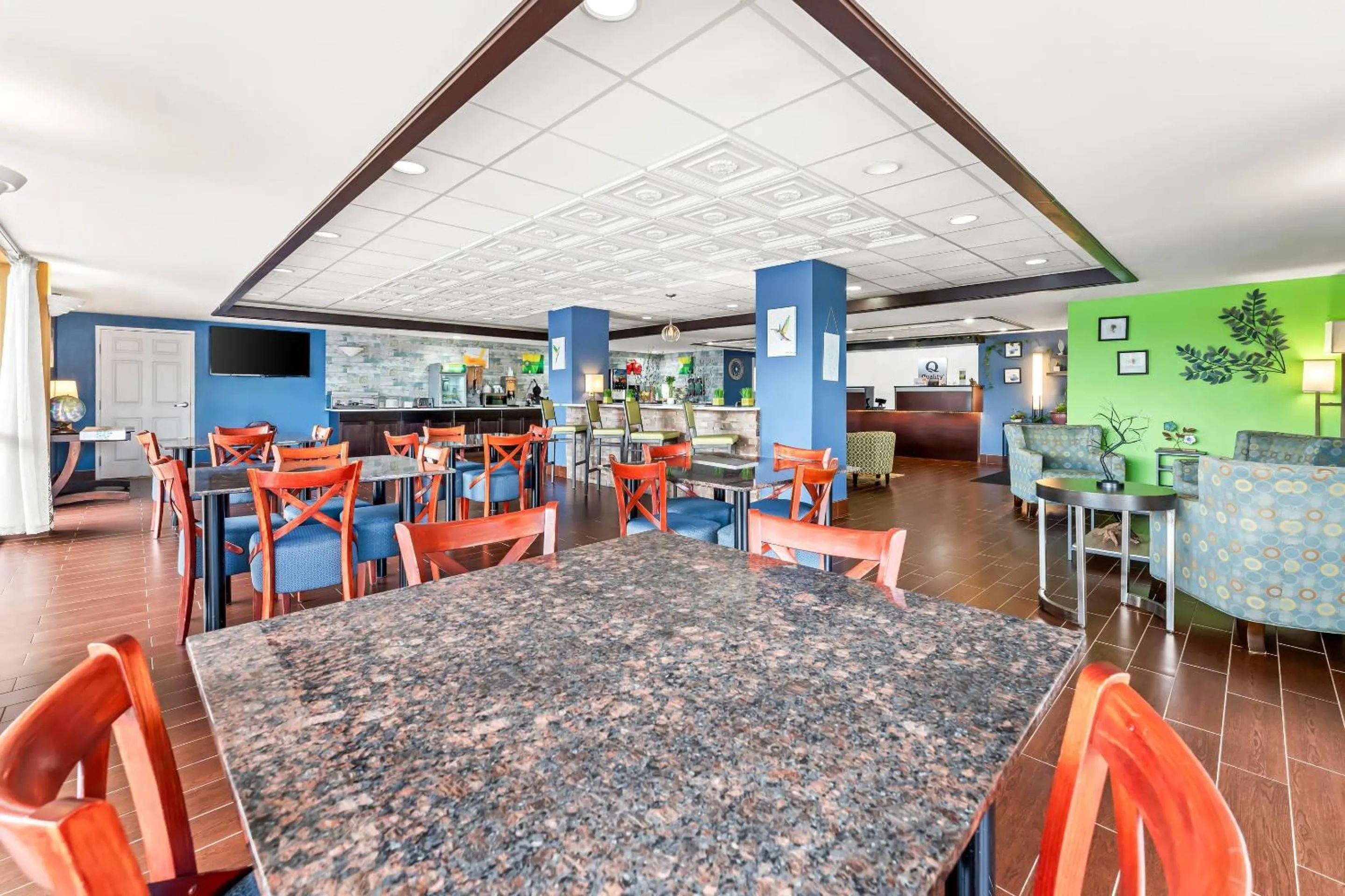 Breakfast in Quality Inn & Suites near Robins Air Force Base