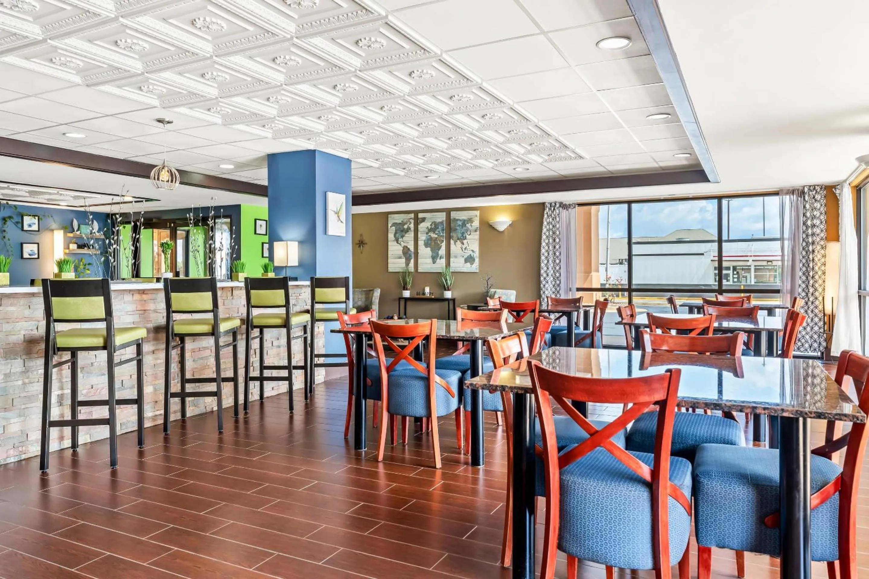 Breakfast in Quality Inn & Suites near Robins Air Force Base