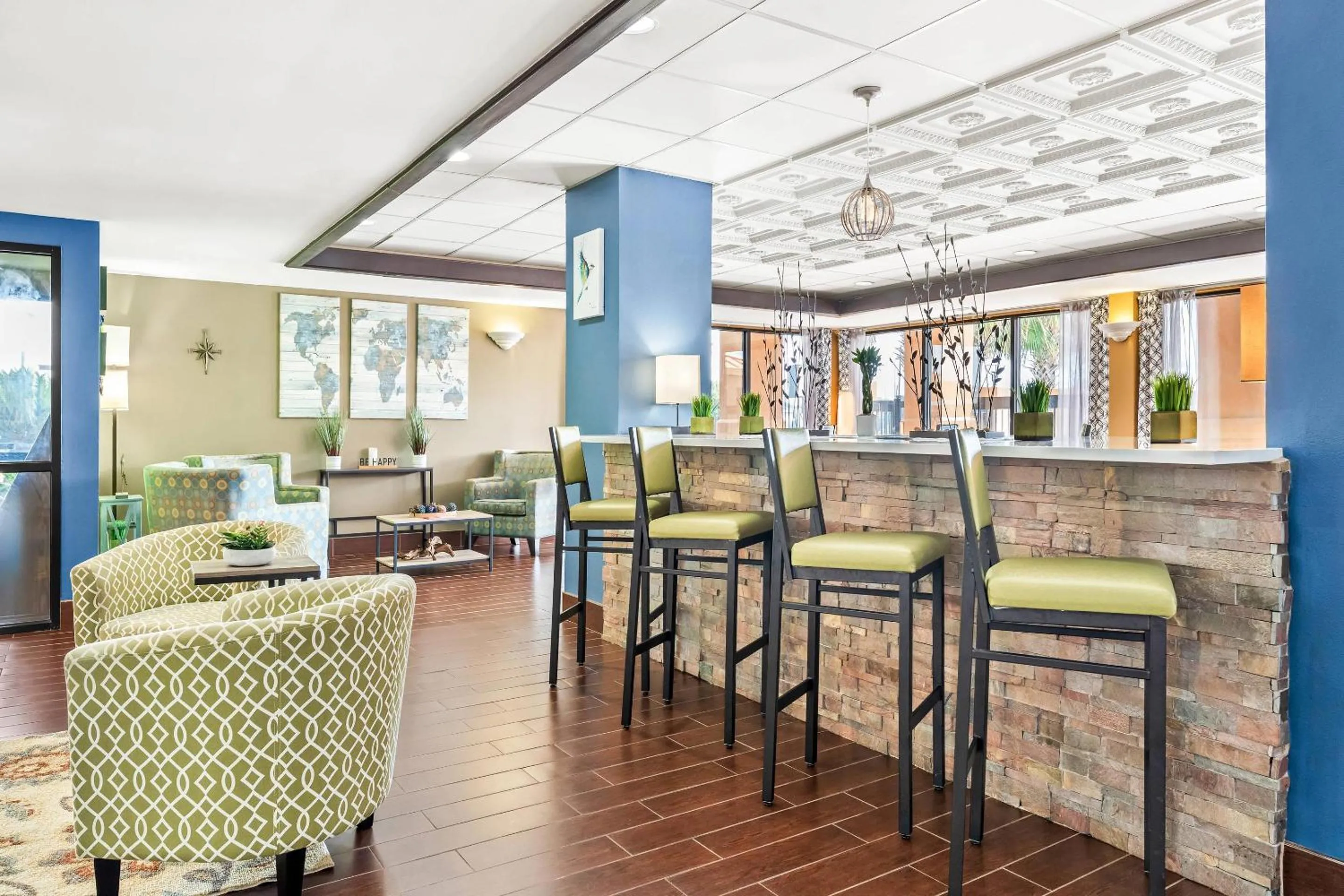 Lounge or bar in Quality Inn & Suites near Robins Air Force Base