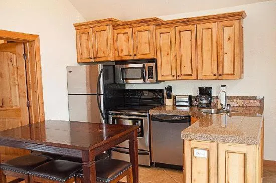 Kitchen or kitchenette in Stone Canyon Inn
