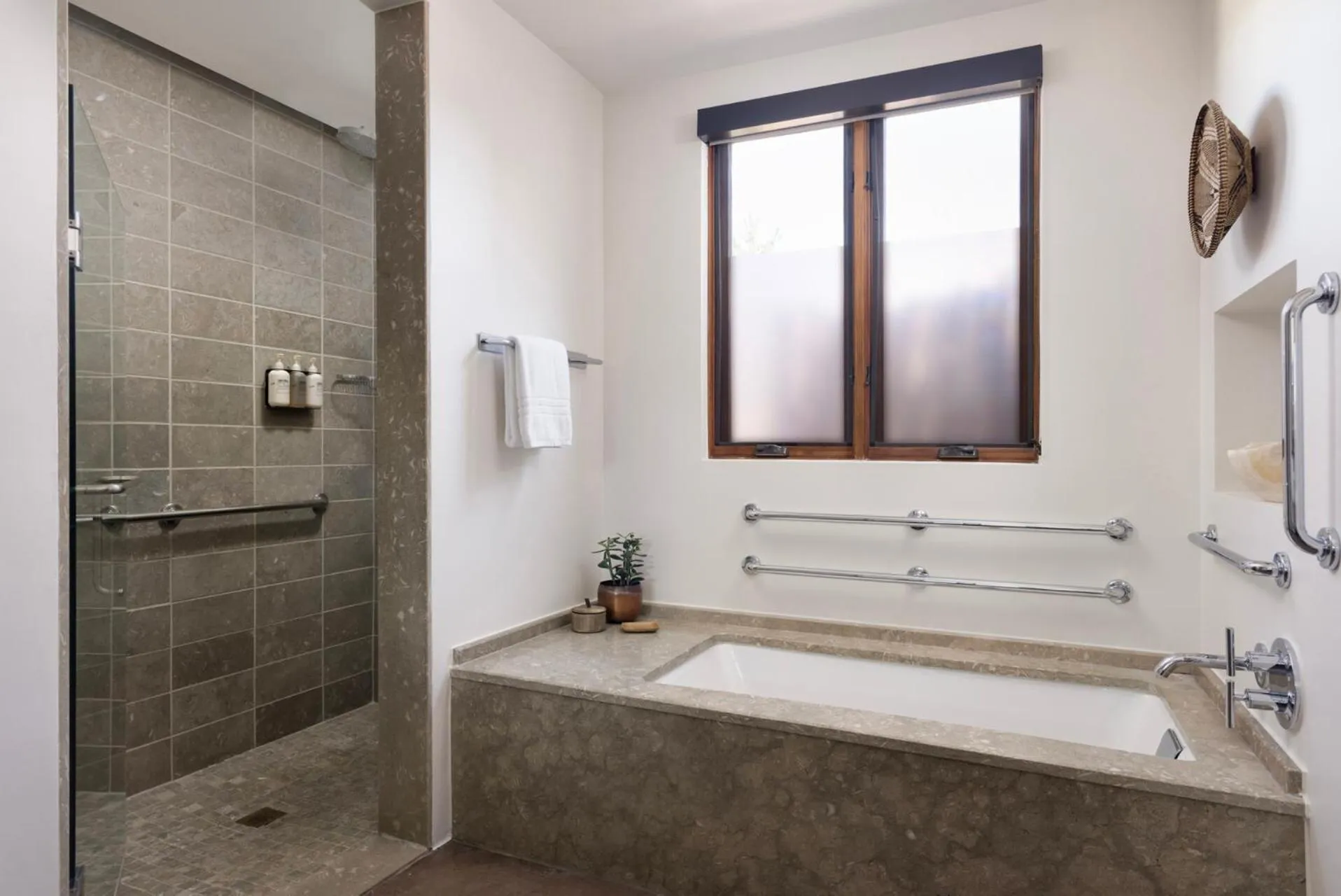 Shower in Four Seasons Resort Rancho Encantado Santa Fe