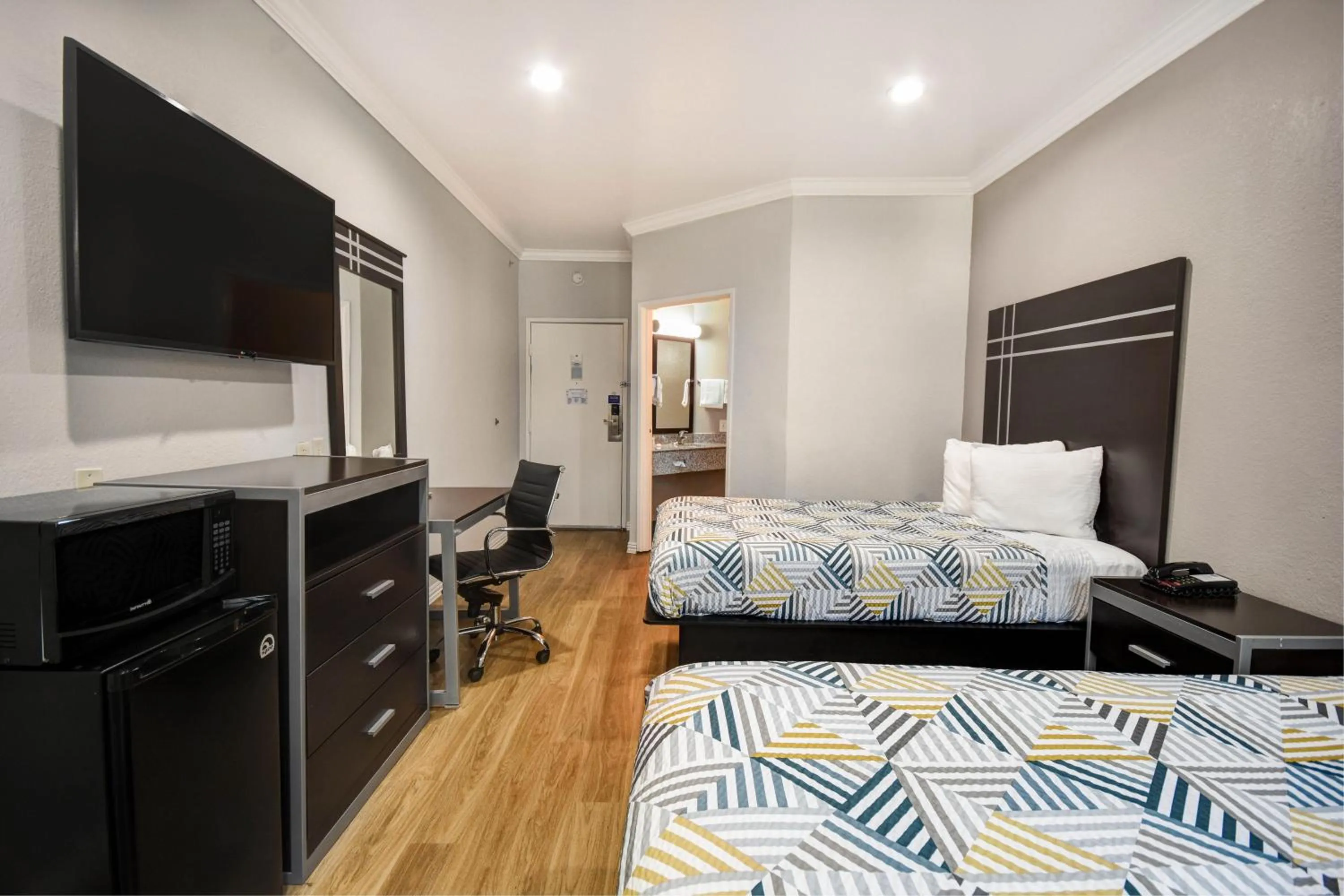 Bedroom, Bed in Motel 6 Humble, TX - Houston International Airport