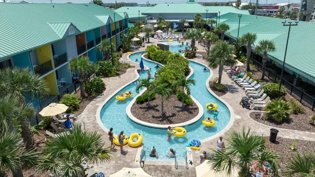 Swimming pool in Beachside Hotel & Suites Cocoa Beach - Port Canaveral