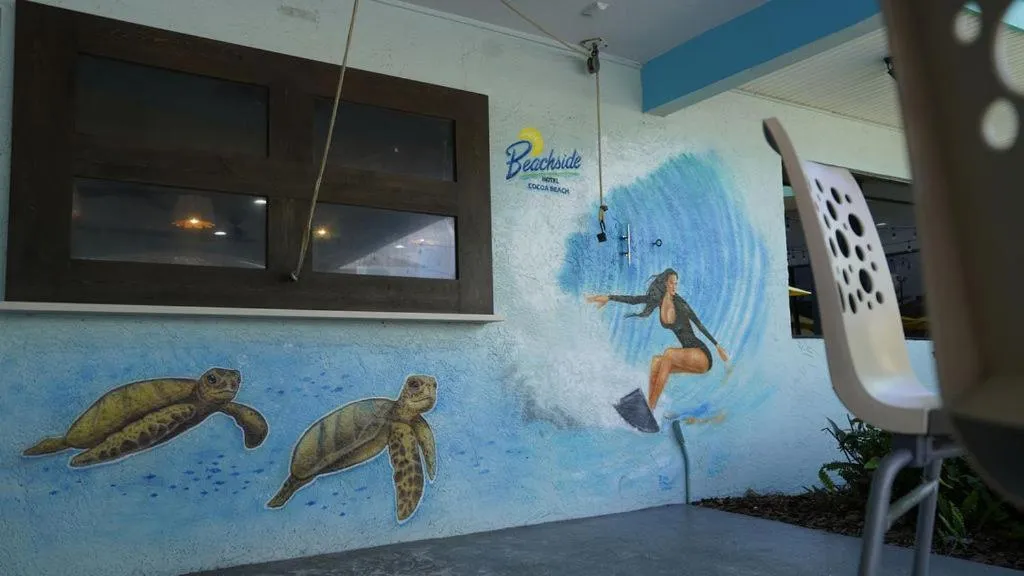 Restaurant/places to eat in Beachside Hotel & Suites Cocoa Beach - Port Canaveral