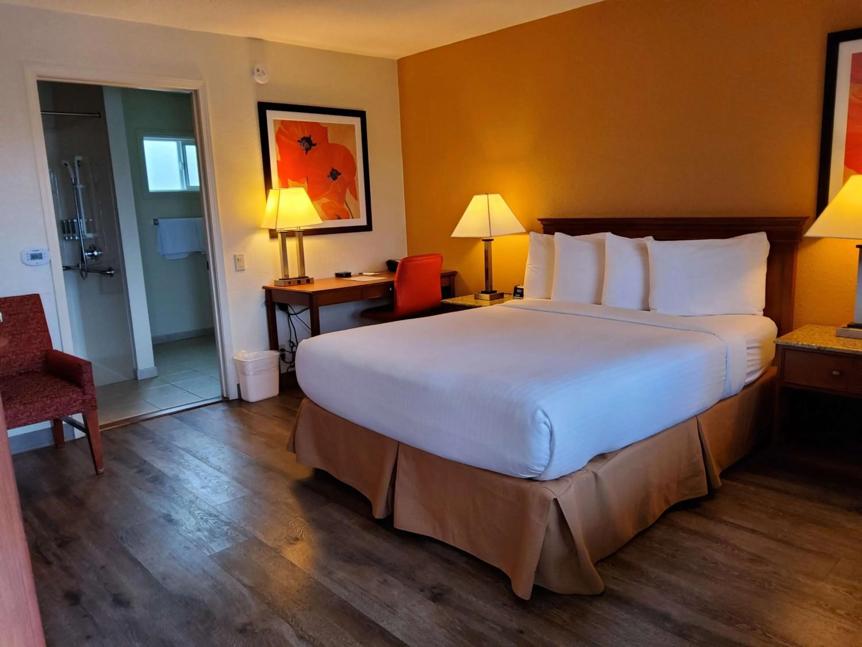 Bedroom, Bed in Best Western Golden Key