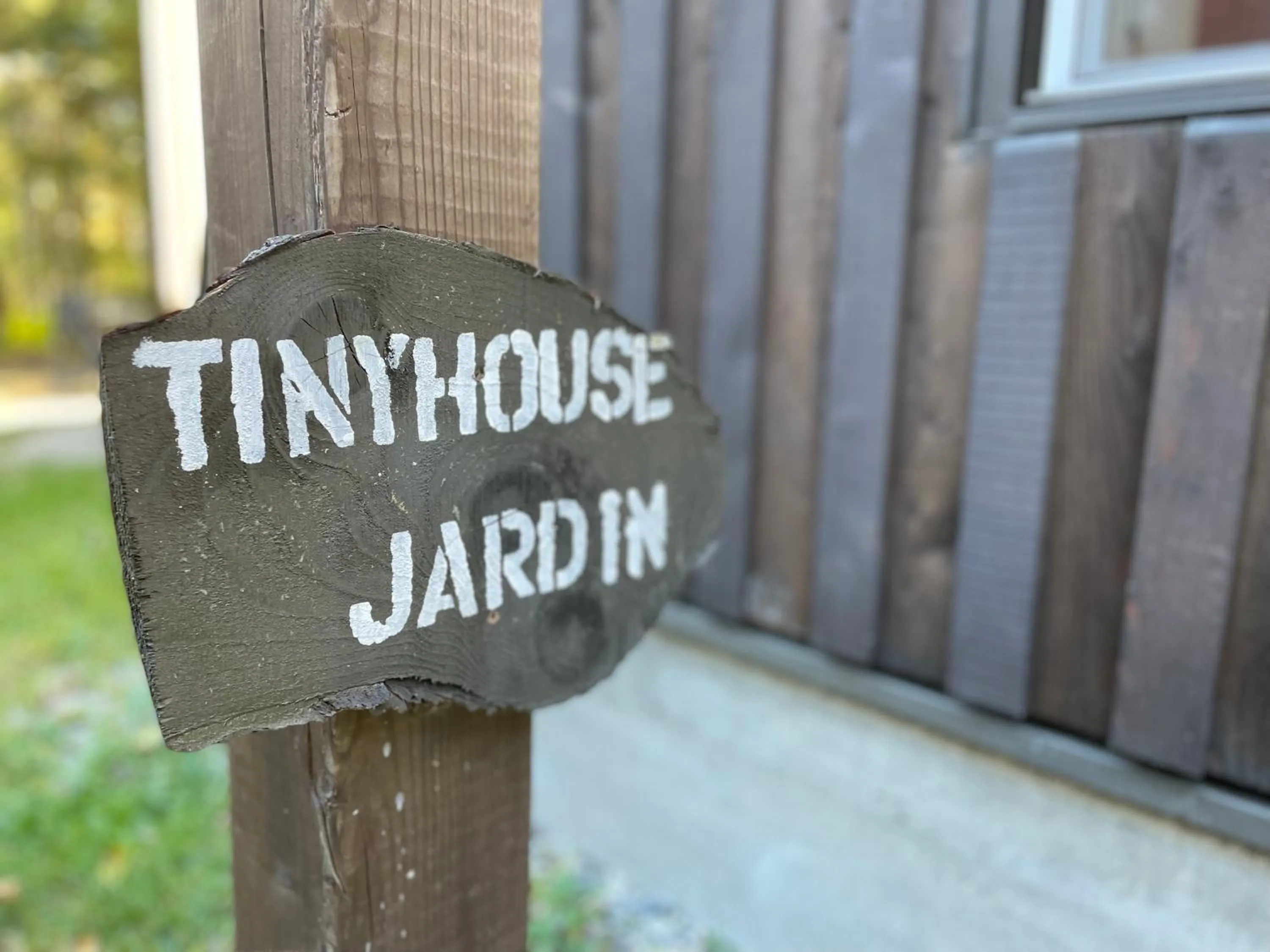 Facade/entrance in Au Sommet du Fjord