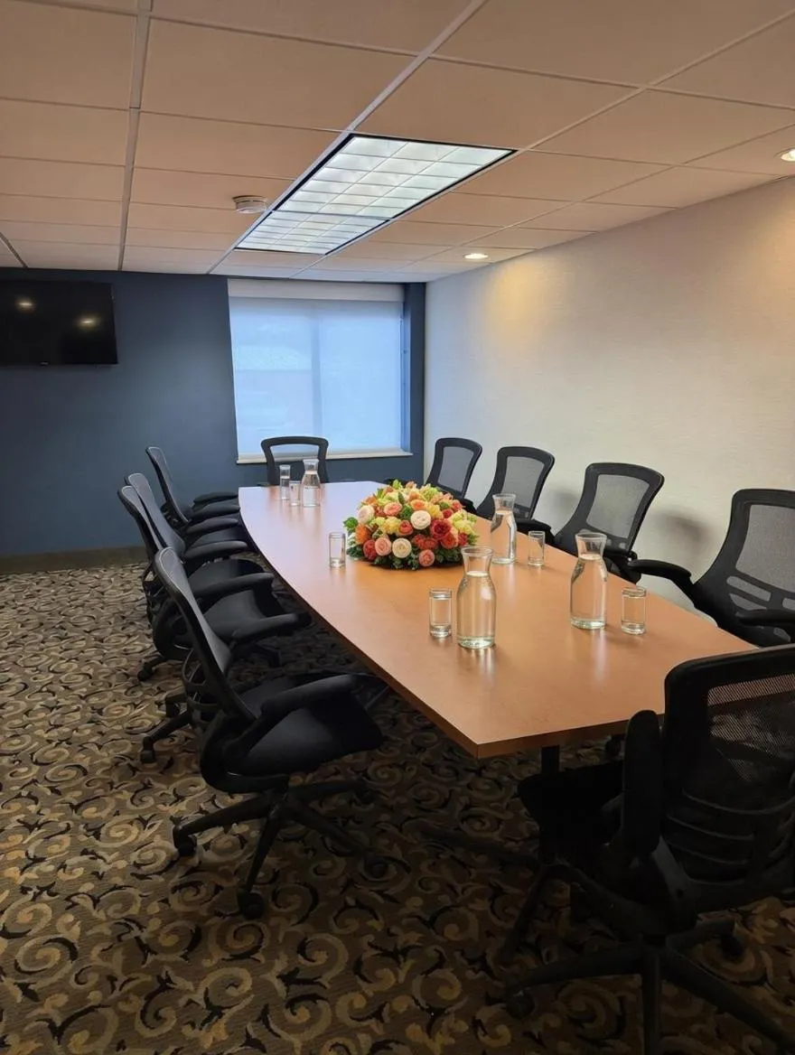 Meeting/conference room in Wingate by Wyndham Utica
