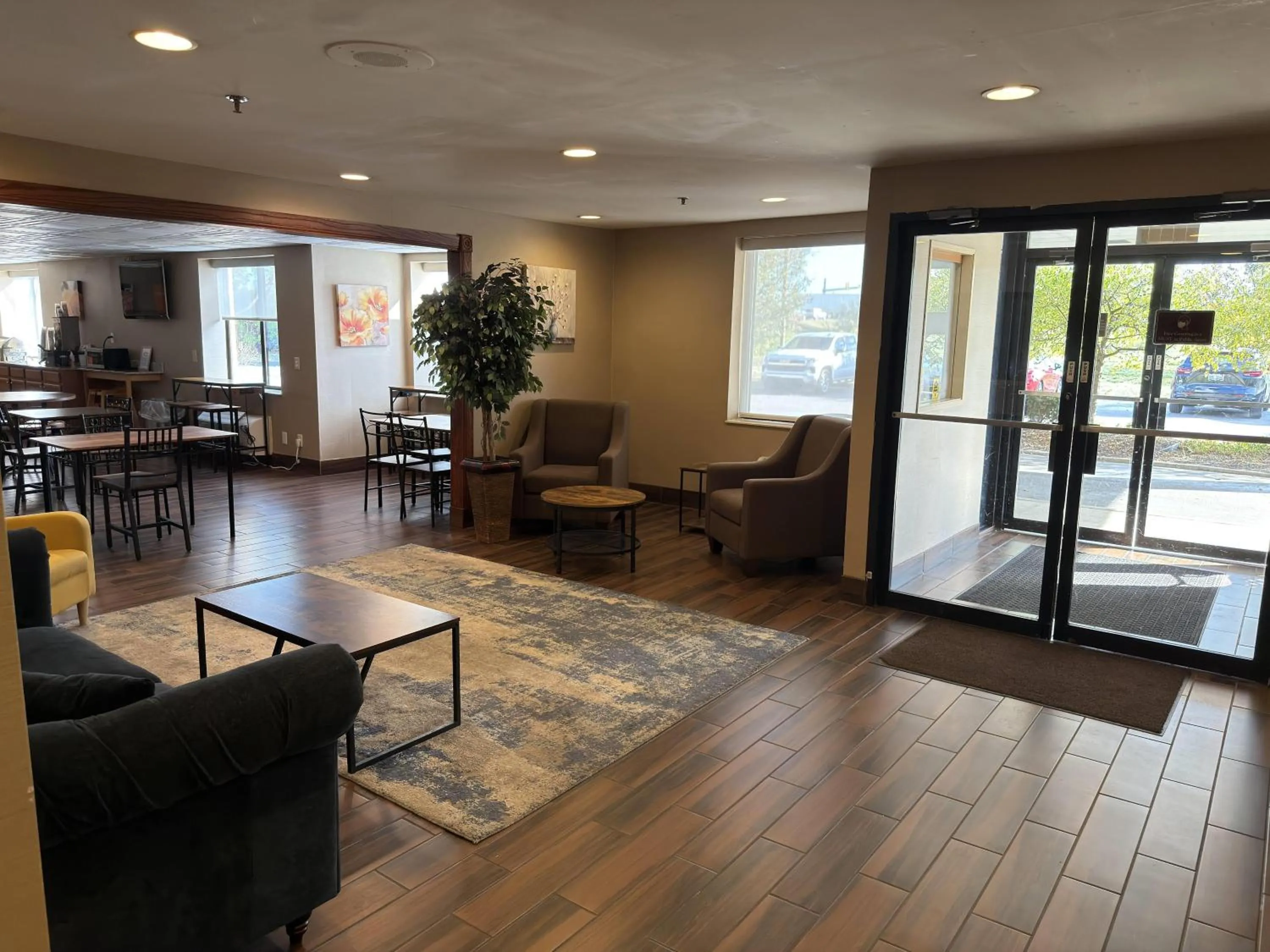 Lobby or reception in Wingate by Wyndham Utica