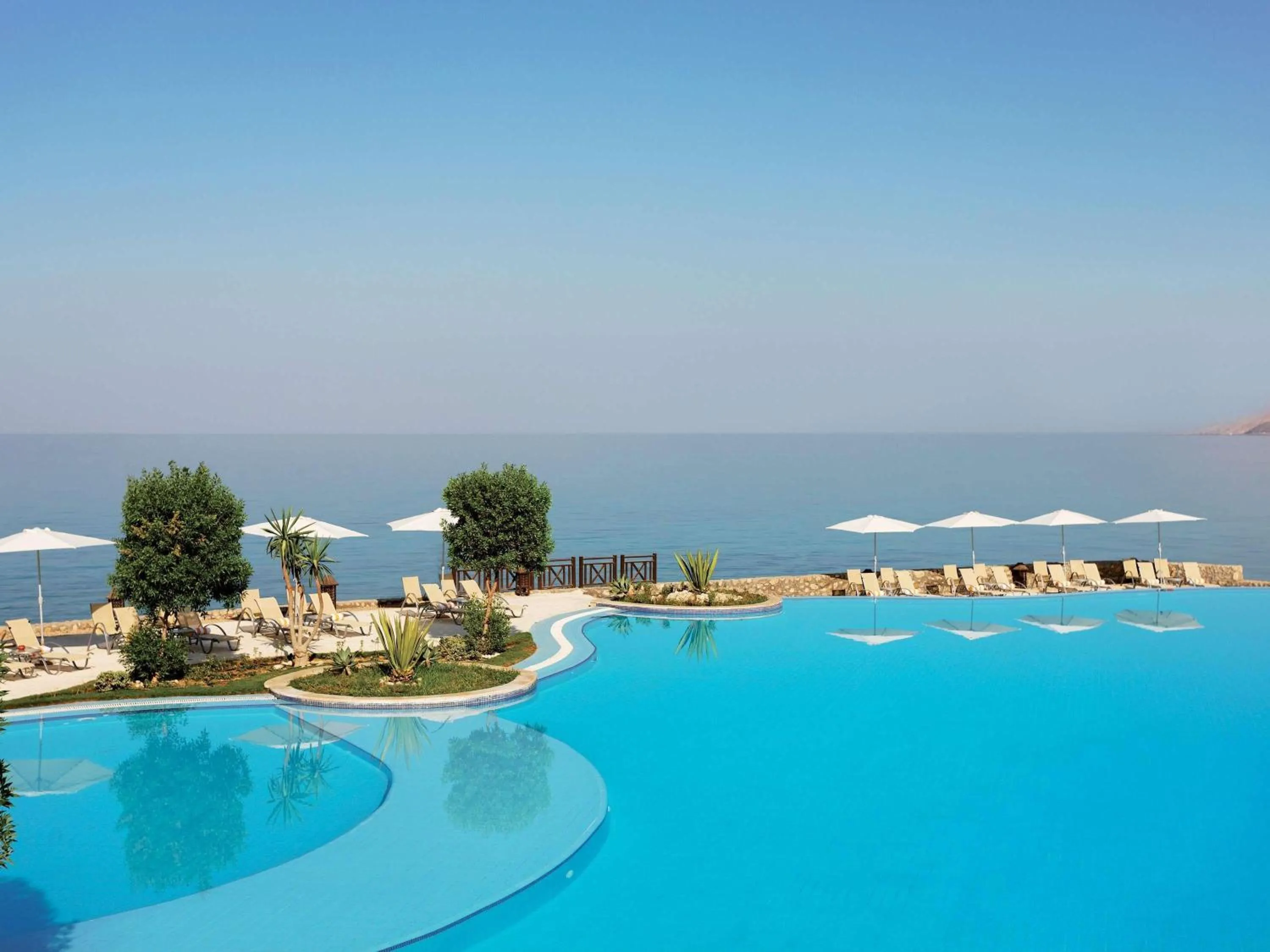 Pool view in Mövenpick Resort El Sokhna