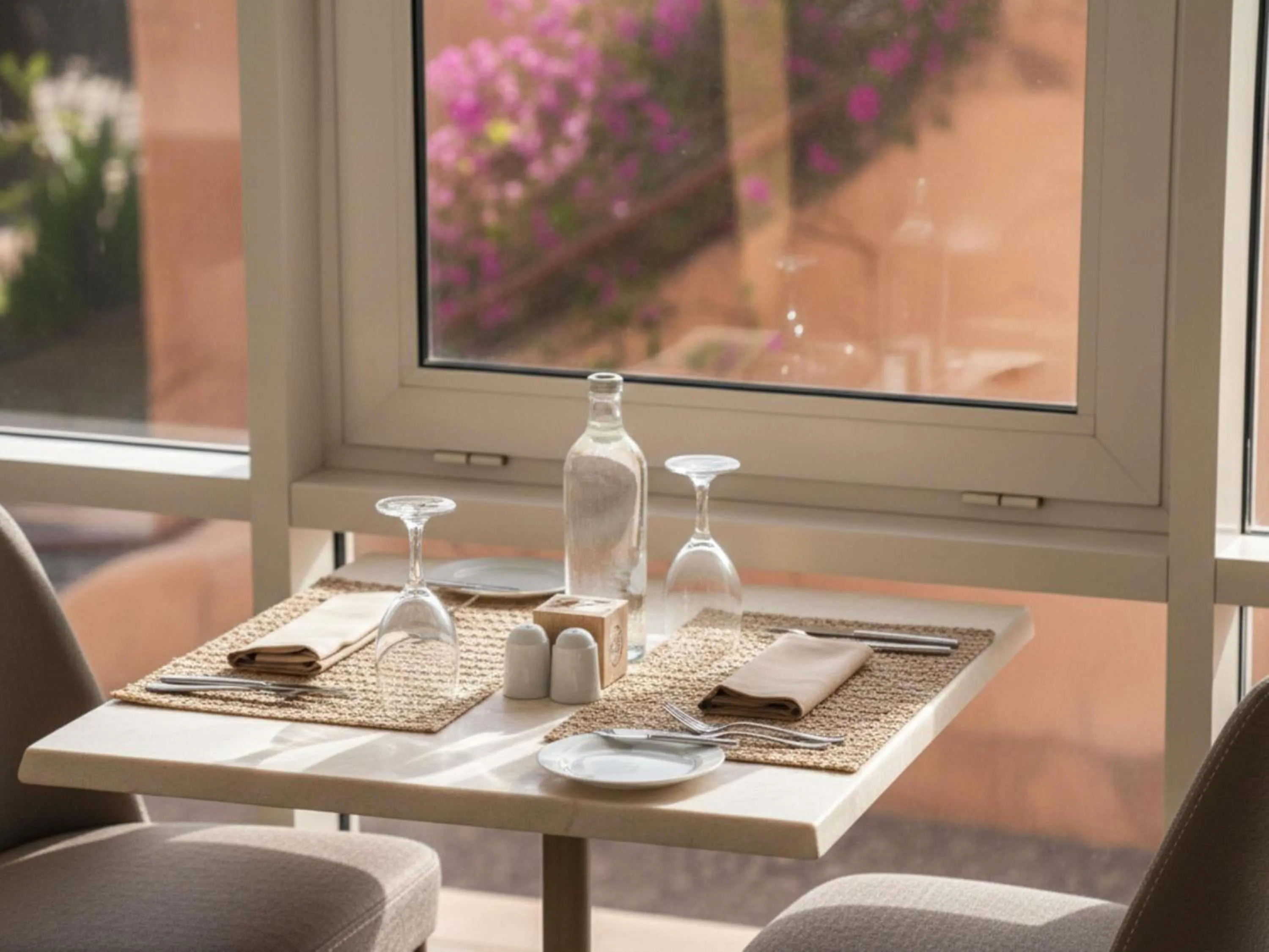 Lounge or bar in Mövenpick Resort El Sokhna