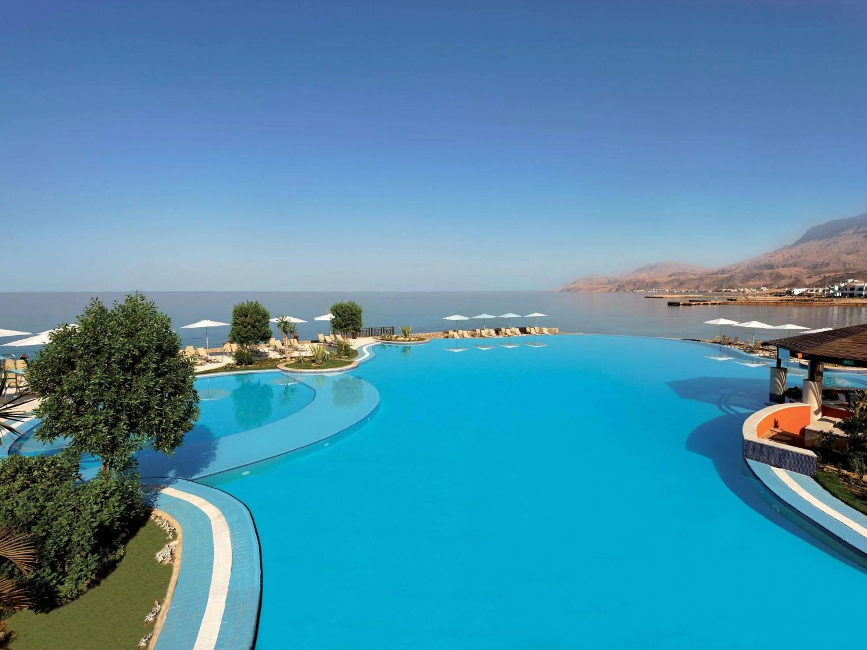 Pool view in Mövenpick Resort El Sokhna