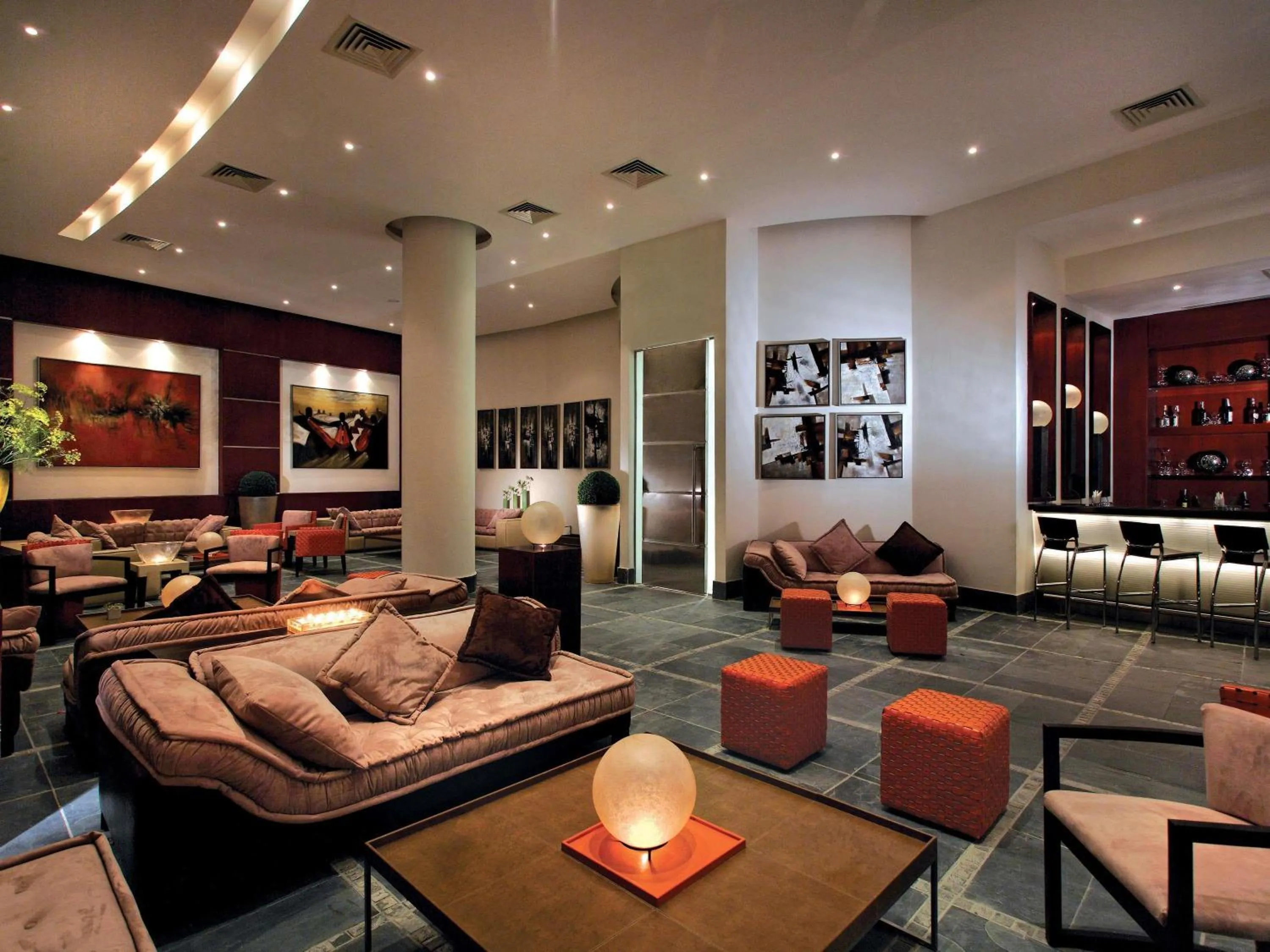 Lounge or bar in Mövenpick Resort El Sokhna