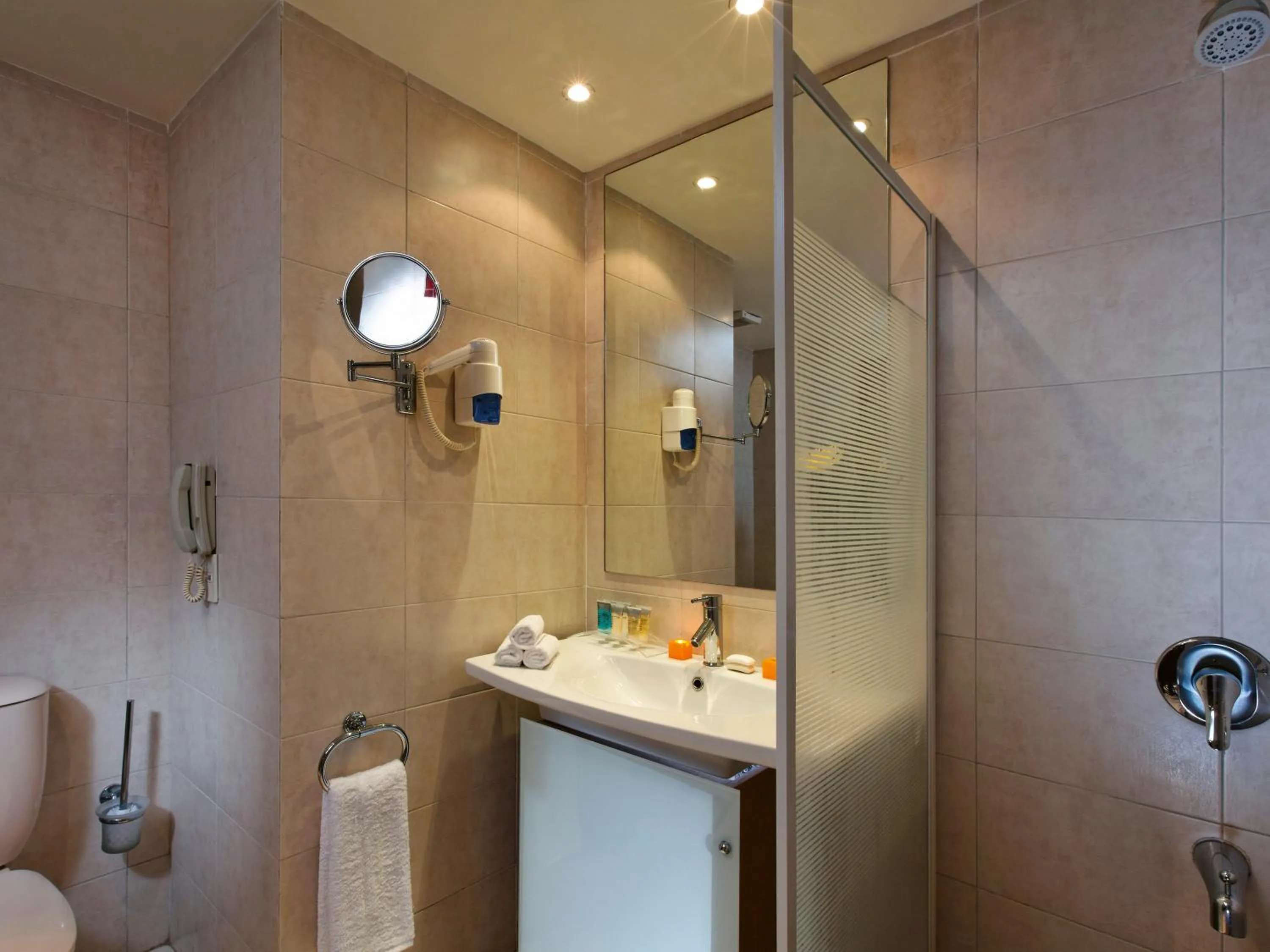 Bathroom in Mövenpick Resort El Sokhna