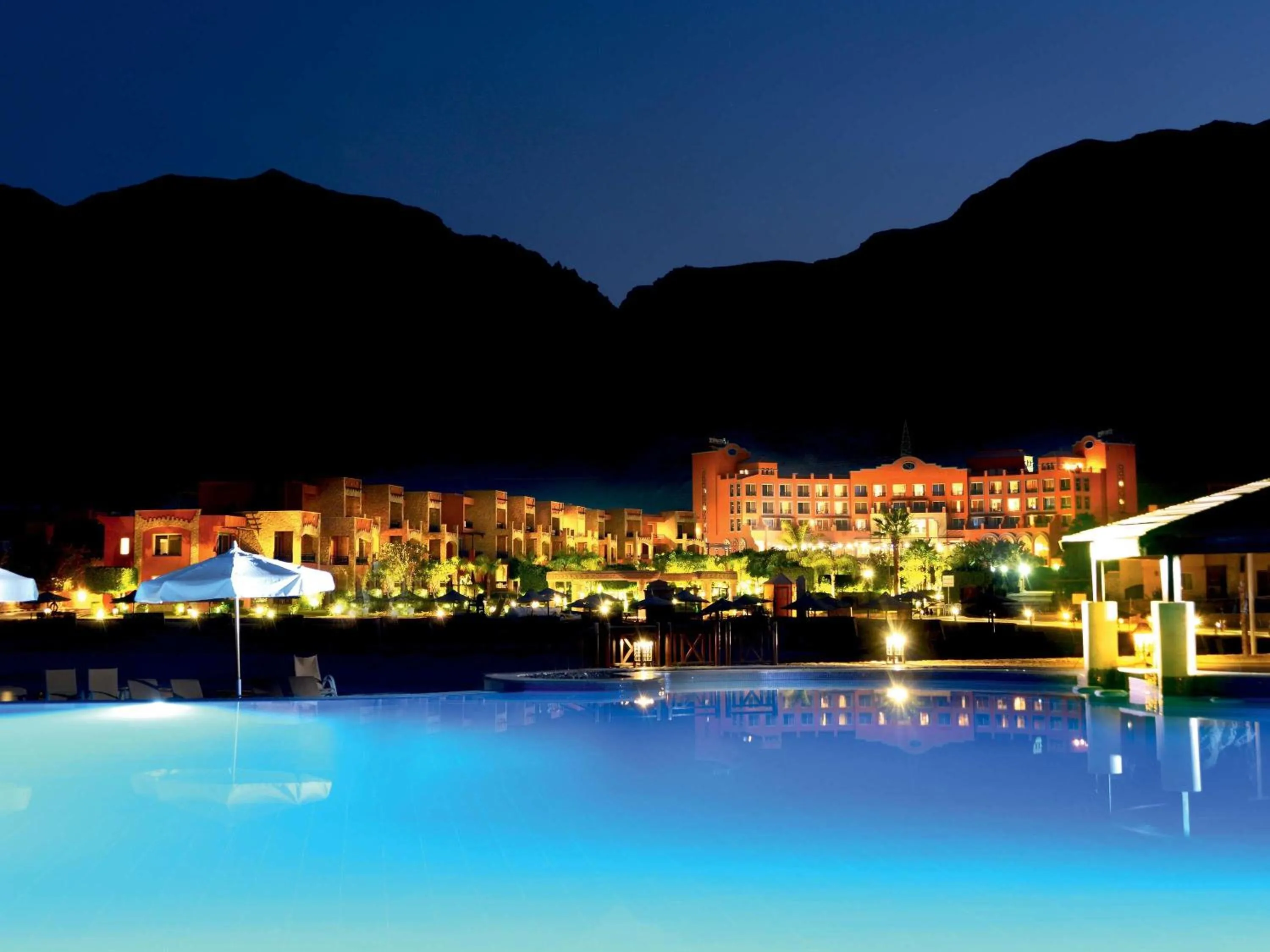 Bedroom in Mövenpick Resort El Sokhna