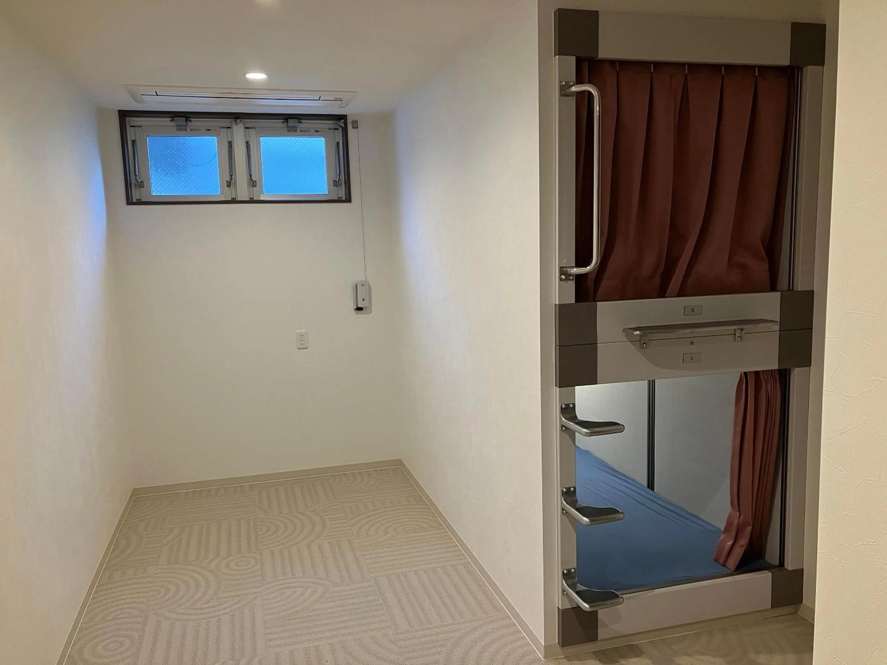 Bed in HOTEL PAiKAJi