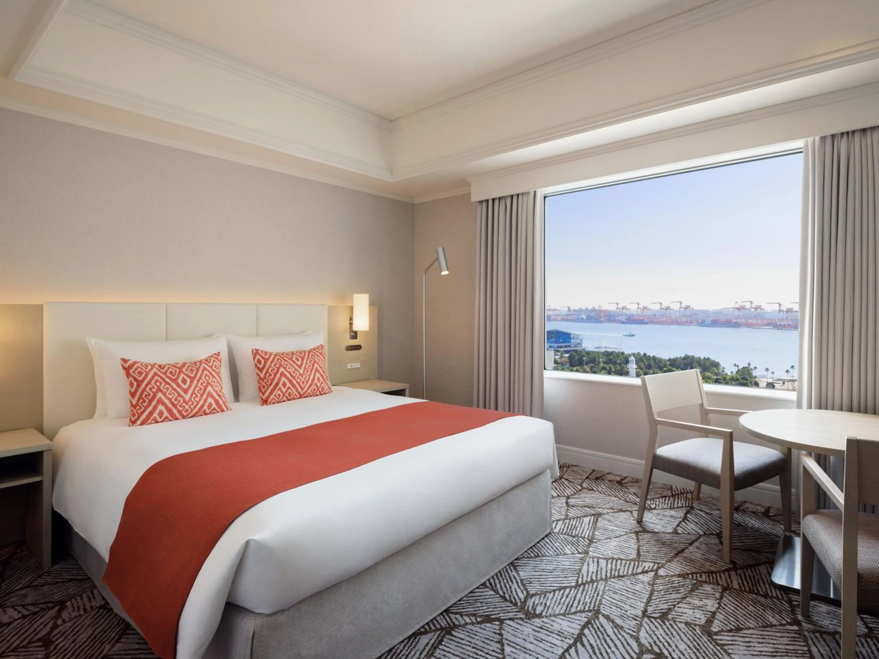 Photo of the whole room, Bed in Grand Nikko Tokyo Daiba