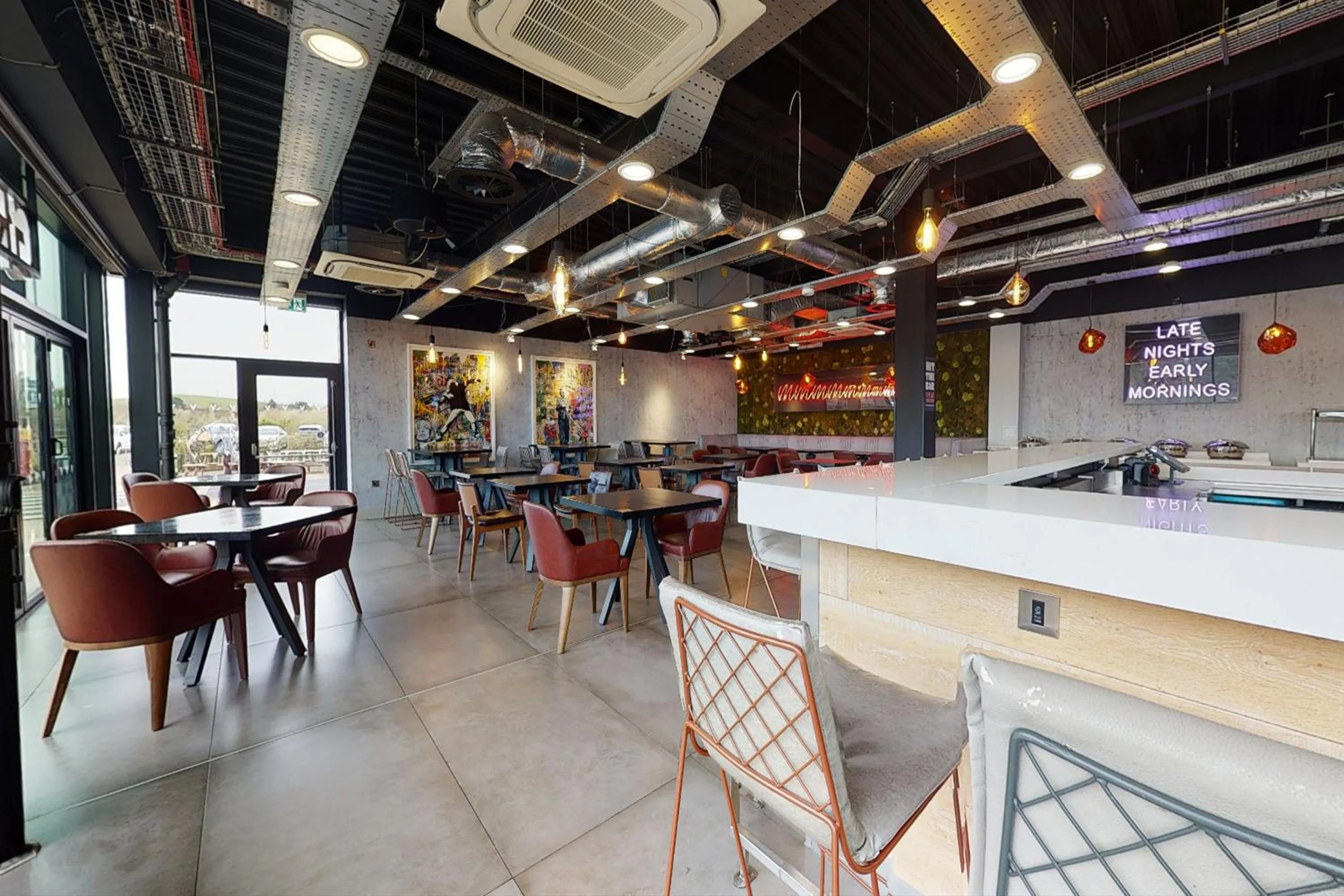 Restaurant/places to eat in Village Hotel Portsmouth