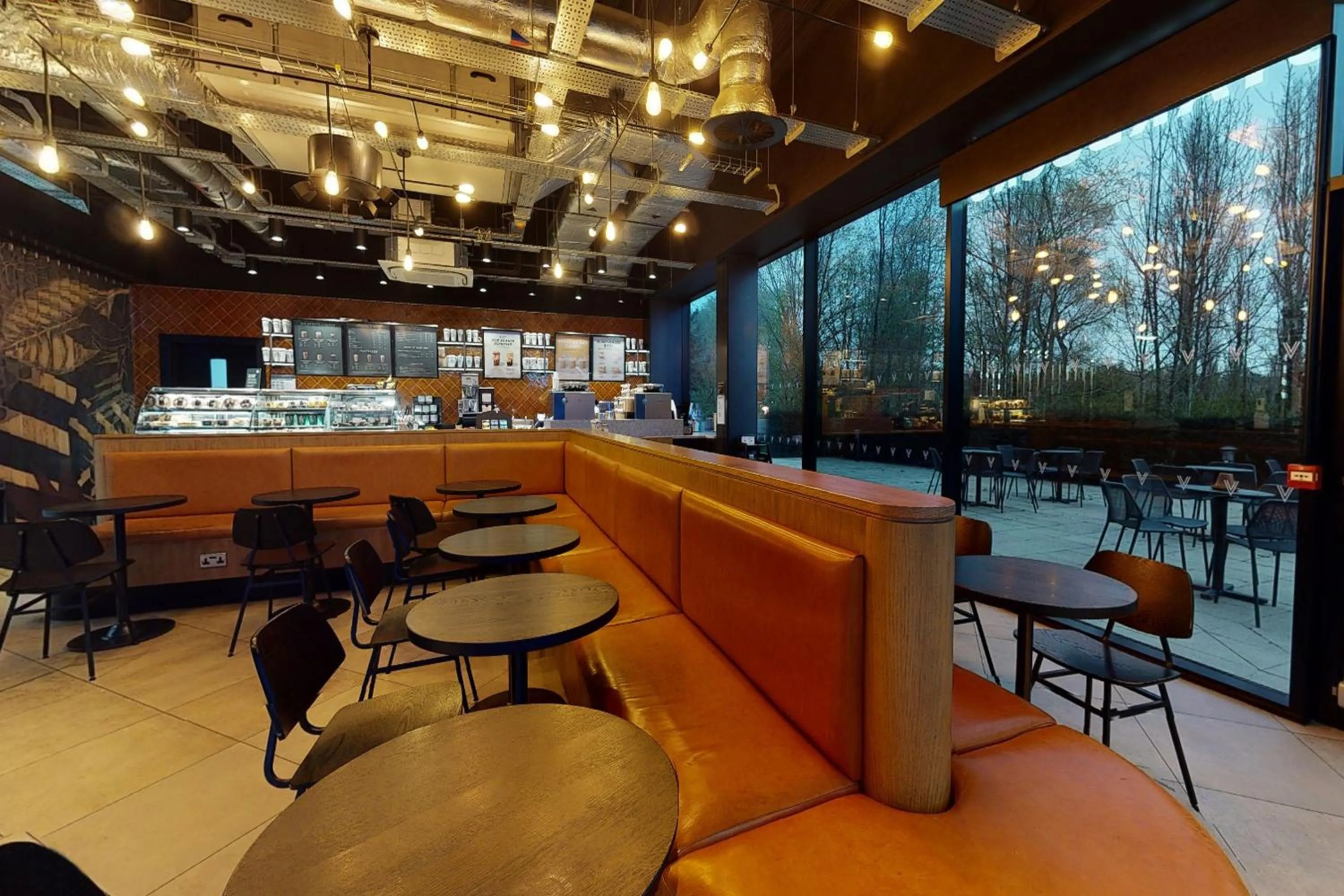 Restaurant/places to eat in Village Hotel Portsmouth