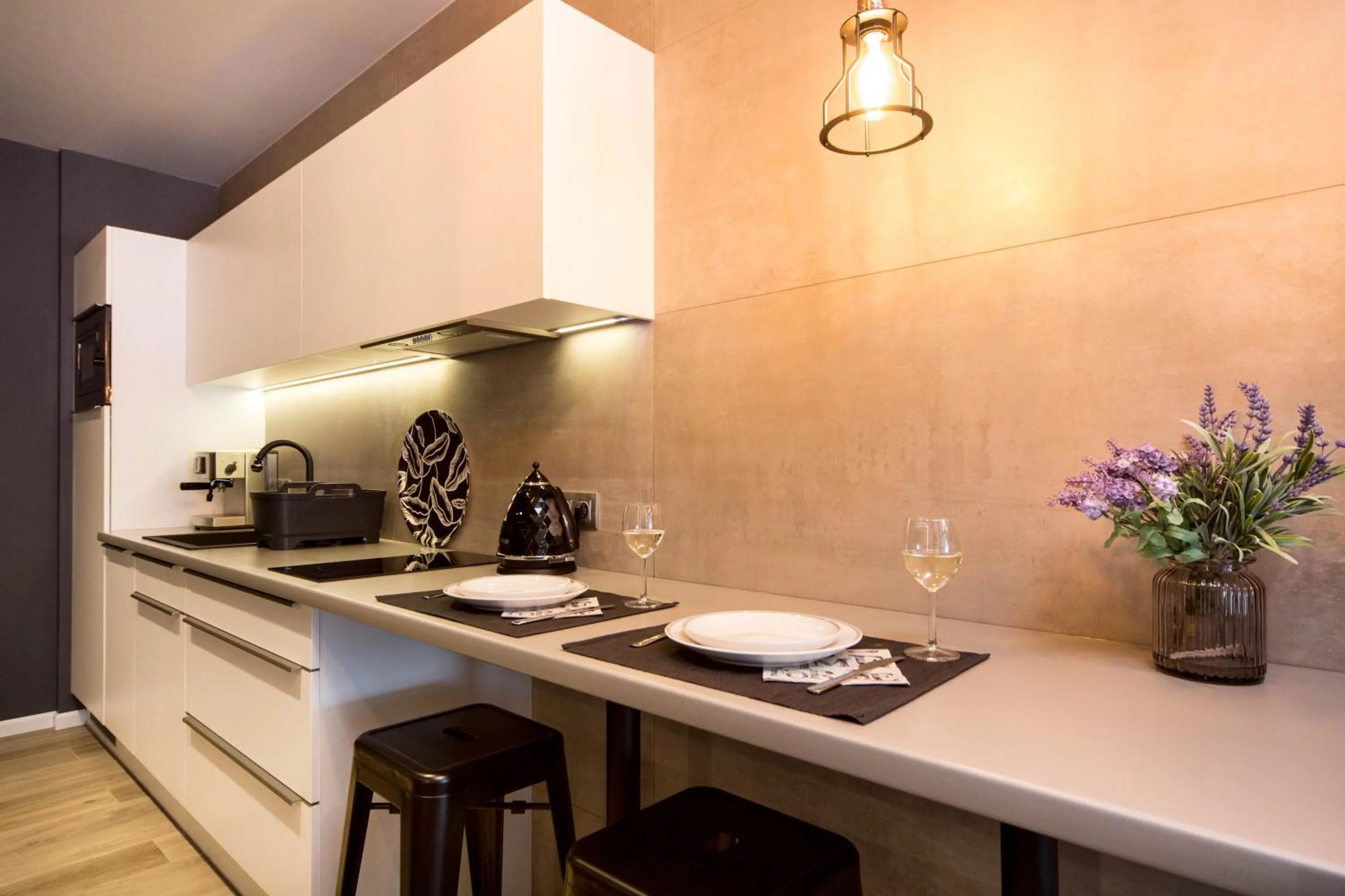 Kitchen or kitchenette in Jacuzzi Apartments