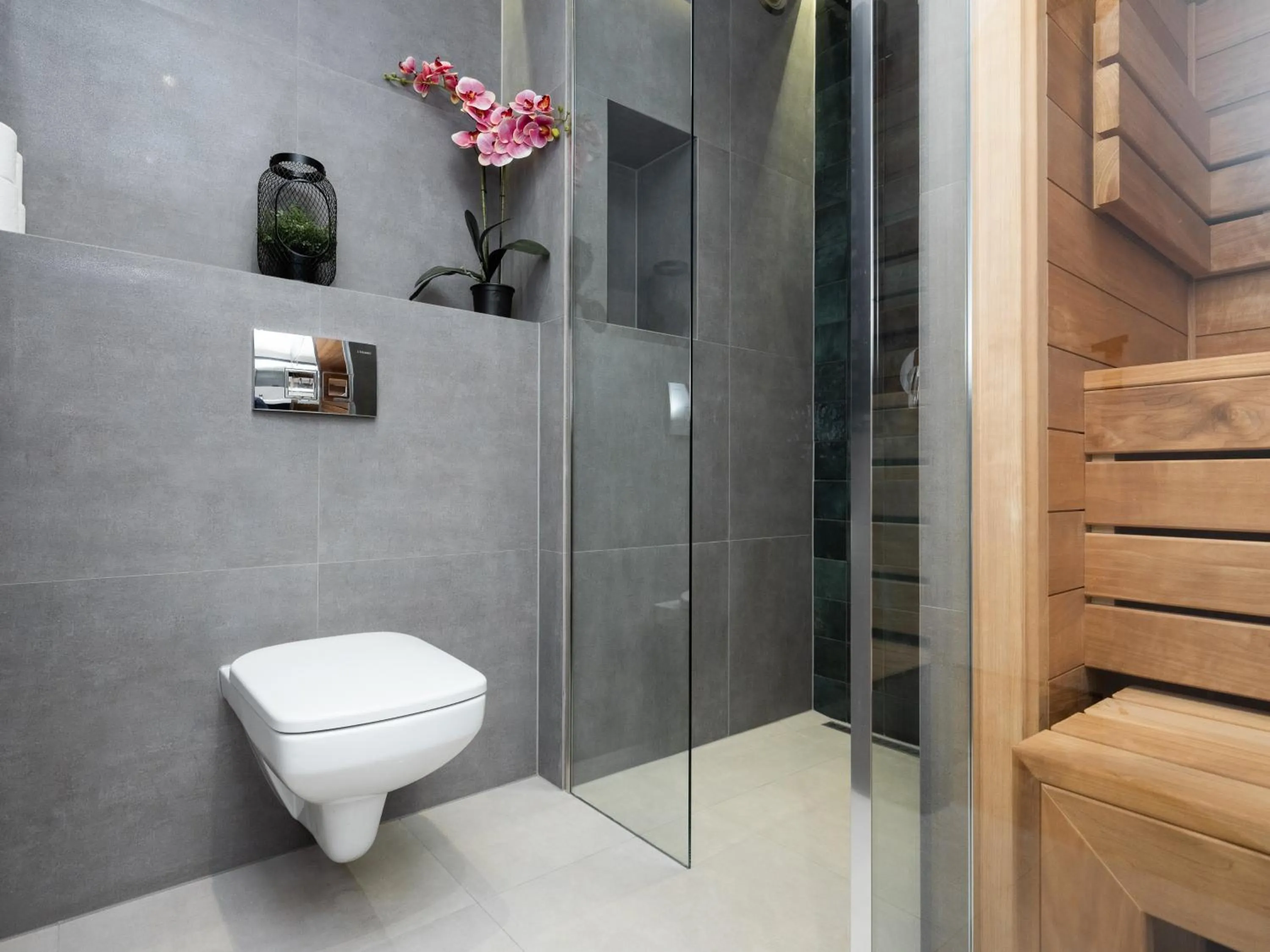 Shower in Jacuzzi Apartments