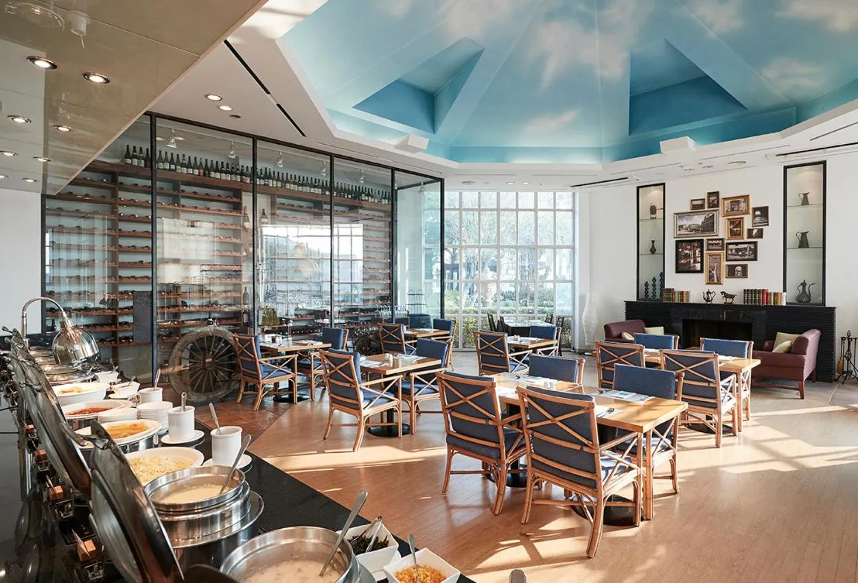 Restaurant/places to eat in The Suites Hotel Jeju